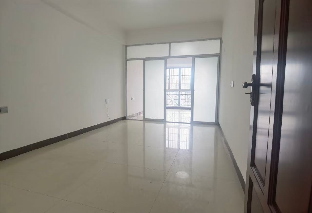 兴力国际大厦 3室2厅1卫 5000.0元/月 兴力国际大厦 3室2厅1卫 5000.0元/月室内图