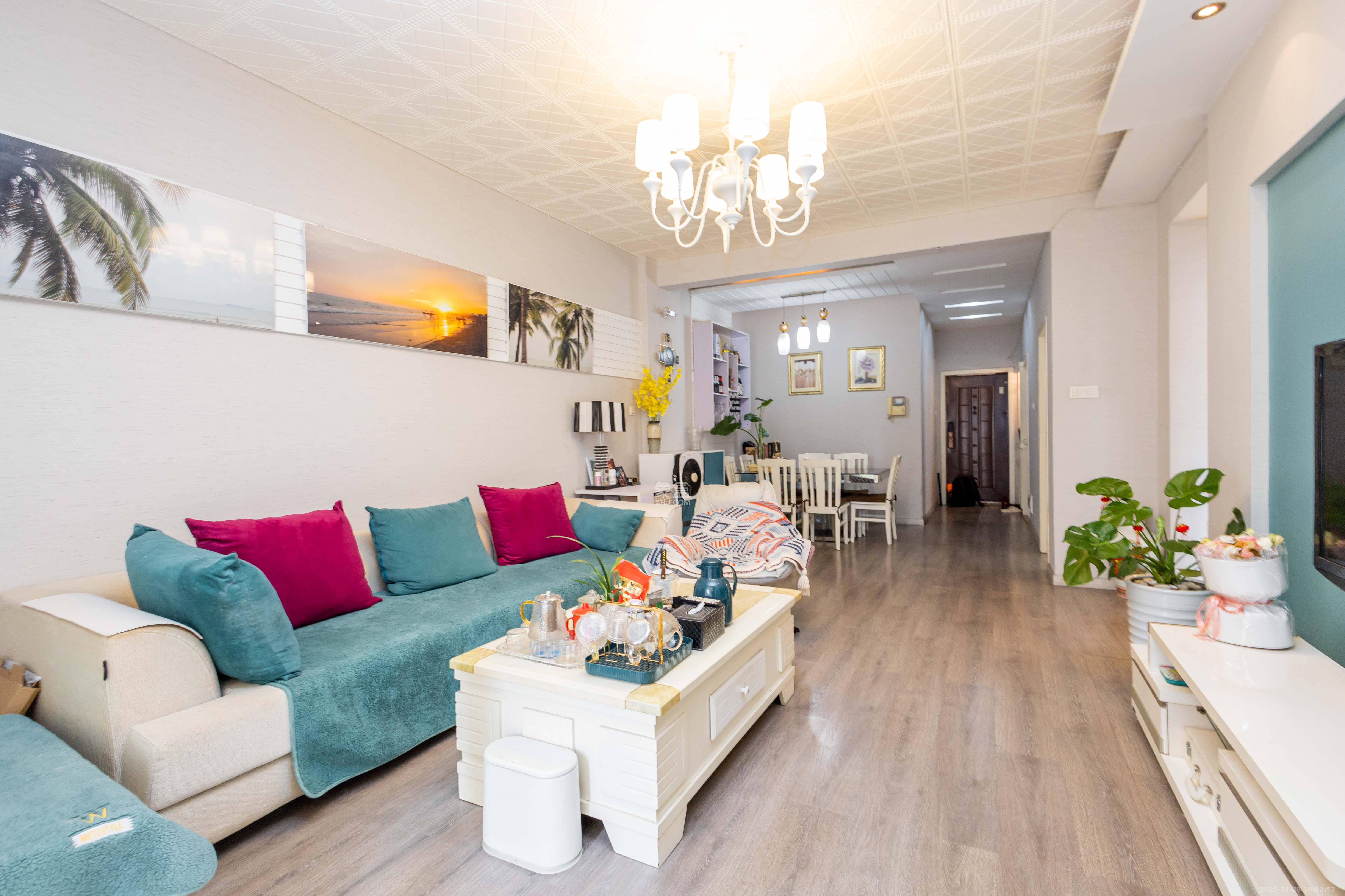 星城国际 2室2厅1卫 53.38万 星城国际 2室2厅1卫 53.38万客厅