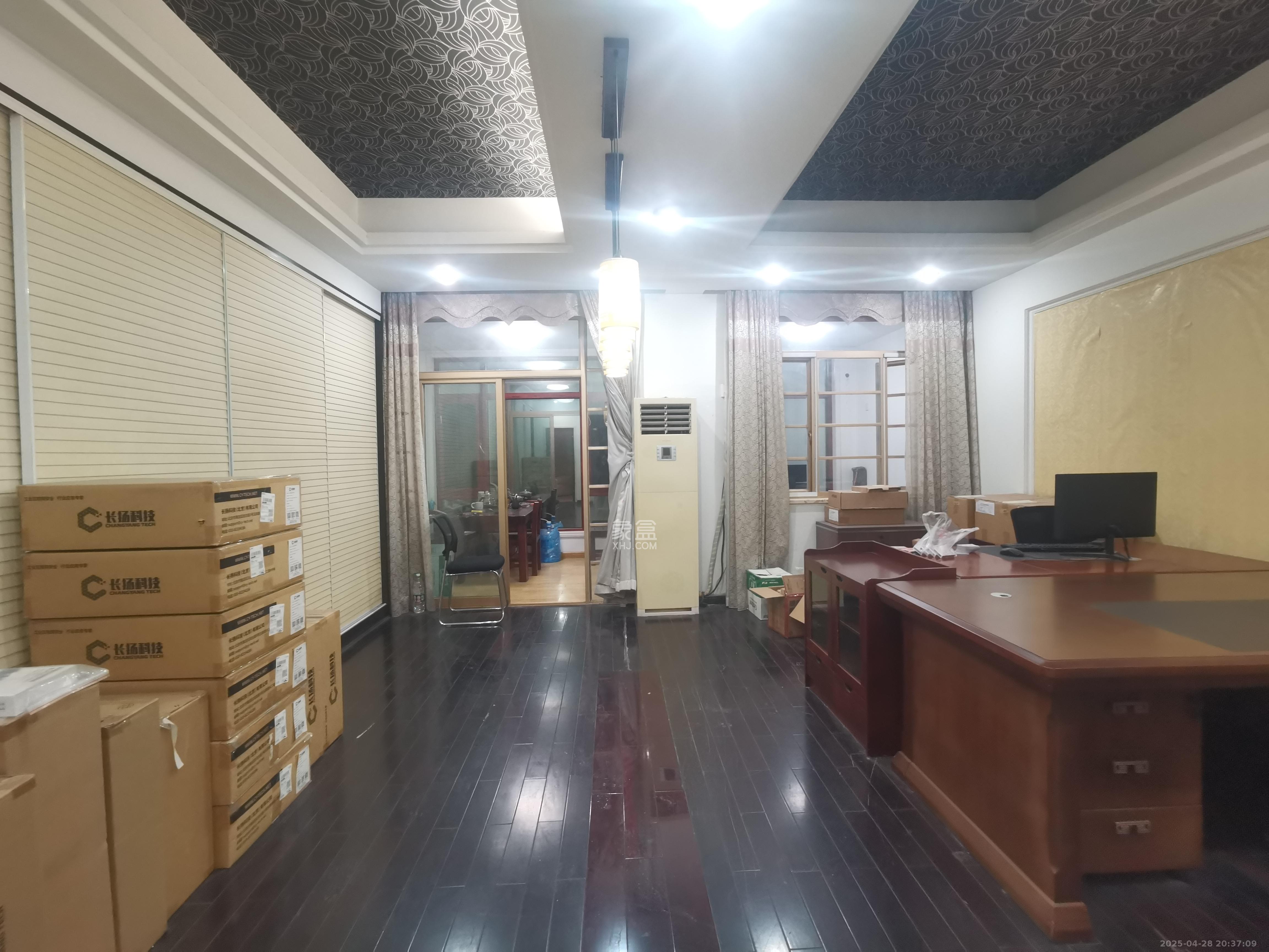 水云间  6室2厅5卫   8500.00元/月室内图