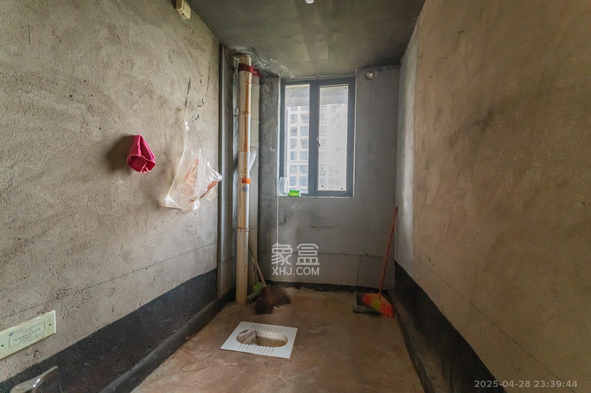 深业睿城  3室2厅1卫    90.0万 深业睿城  3室2厅1卫    90.0万其他