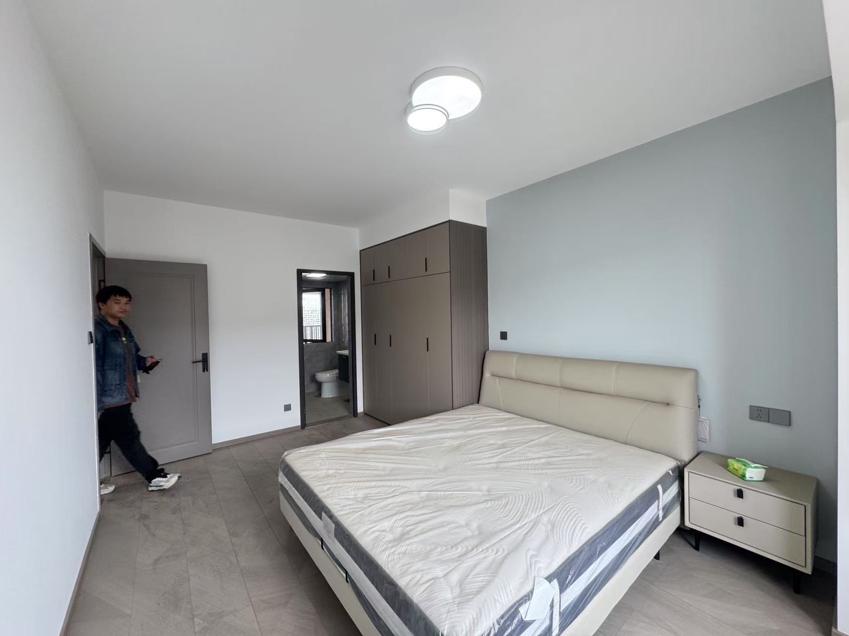 奥莱祥生府  3室2厅2卫   2700.00元/月室内图