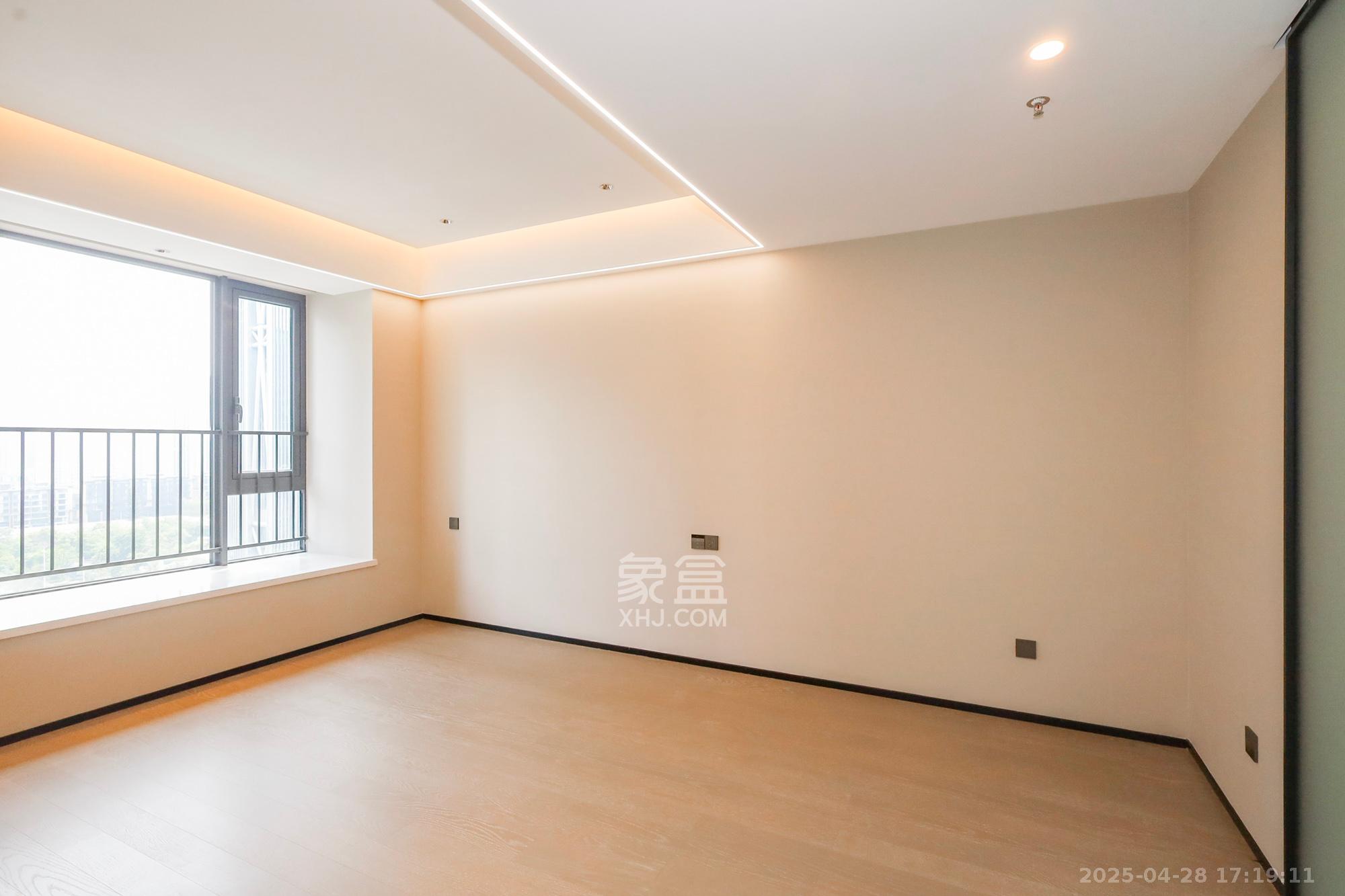 旭辉铂悦湘江 4室2厅3卫 478.0万 旭辉铂悦湘江 4室2厅3卫 478.0万卧室