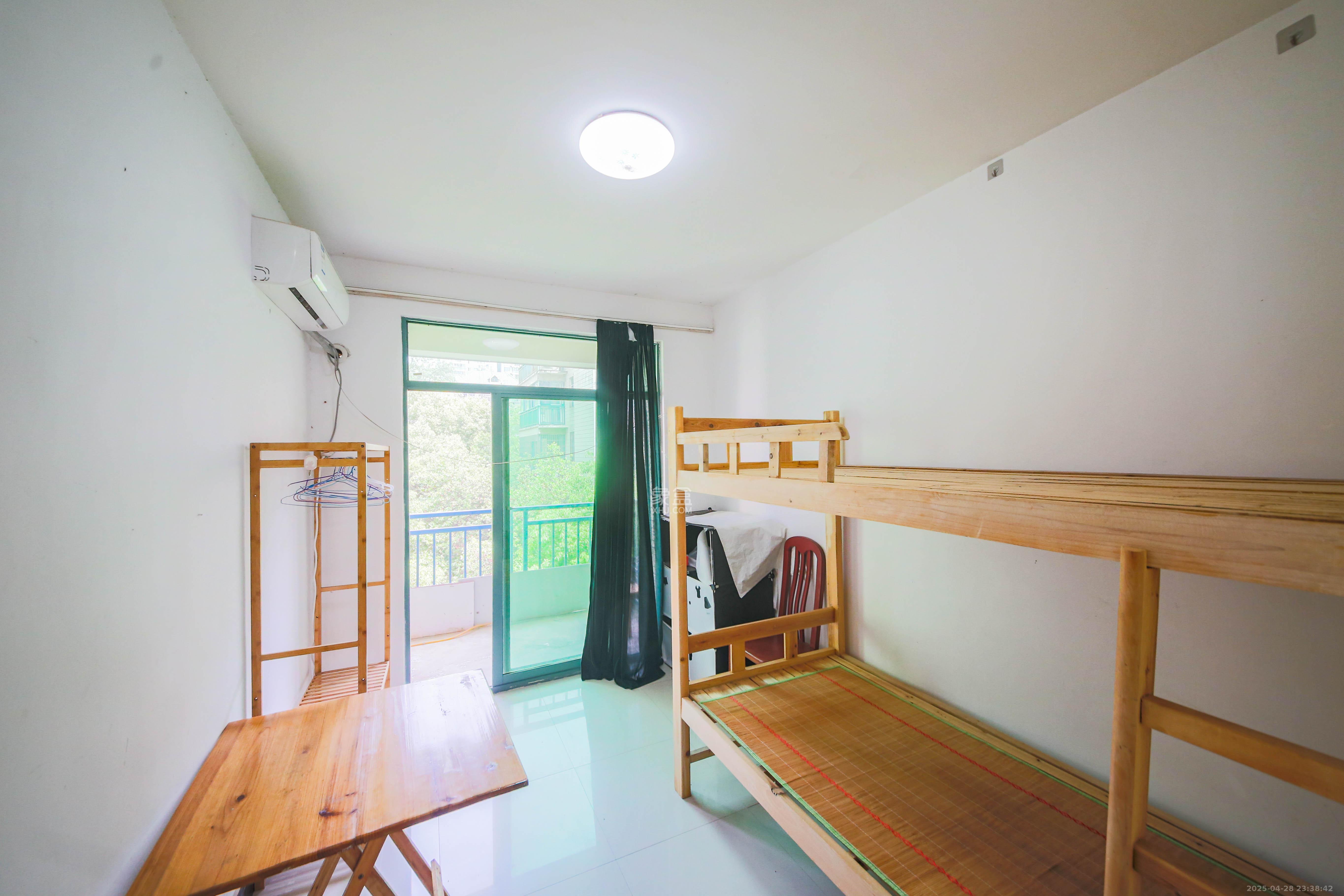 柠檬丽都  3室2厅2卫    76.8万 柠檬丽都  3室2厅2卫    76.8万卧室