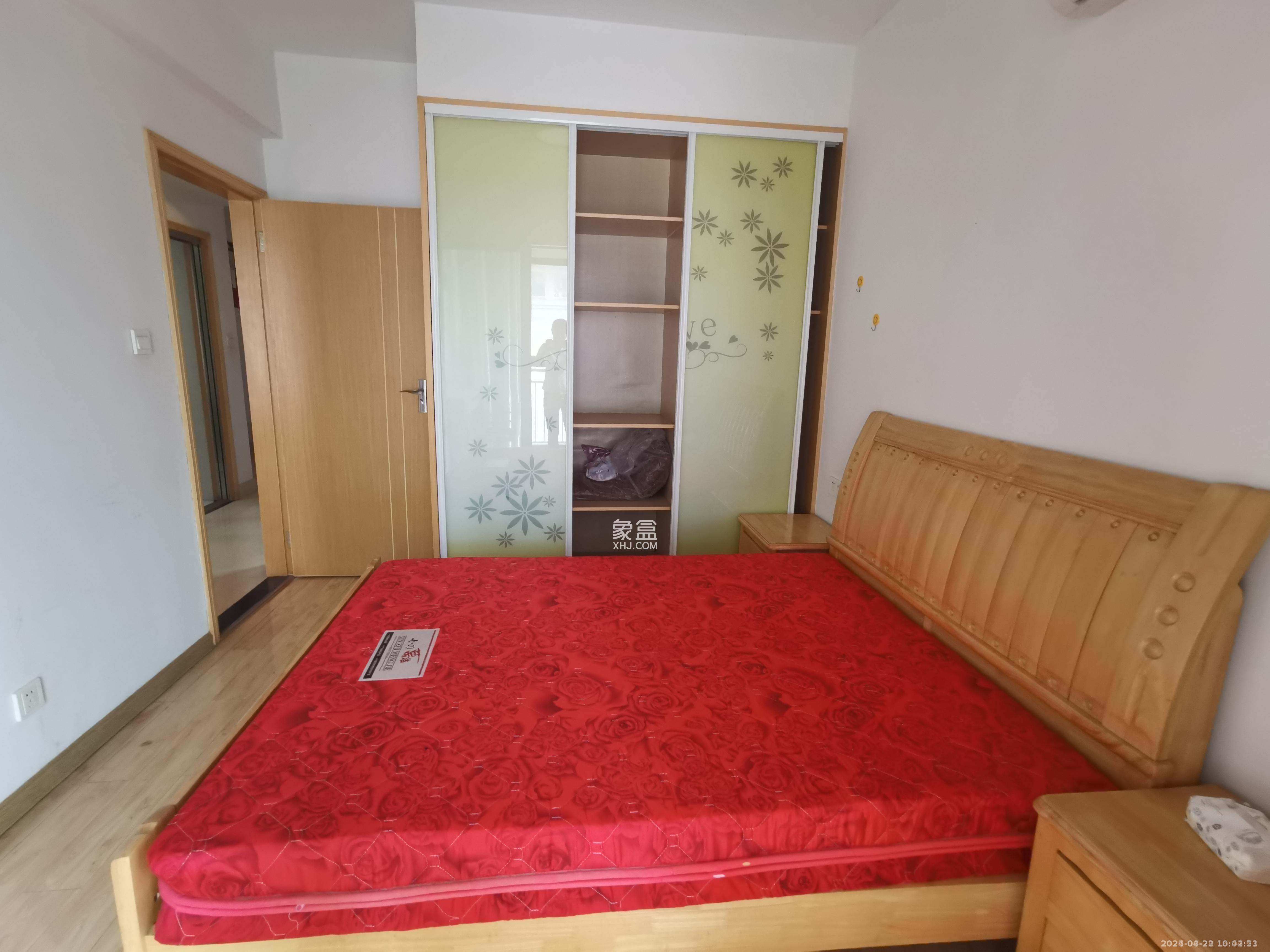 三一街区  3室2厅1卫   1600.00元/月室内图