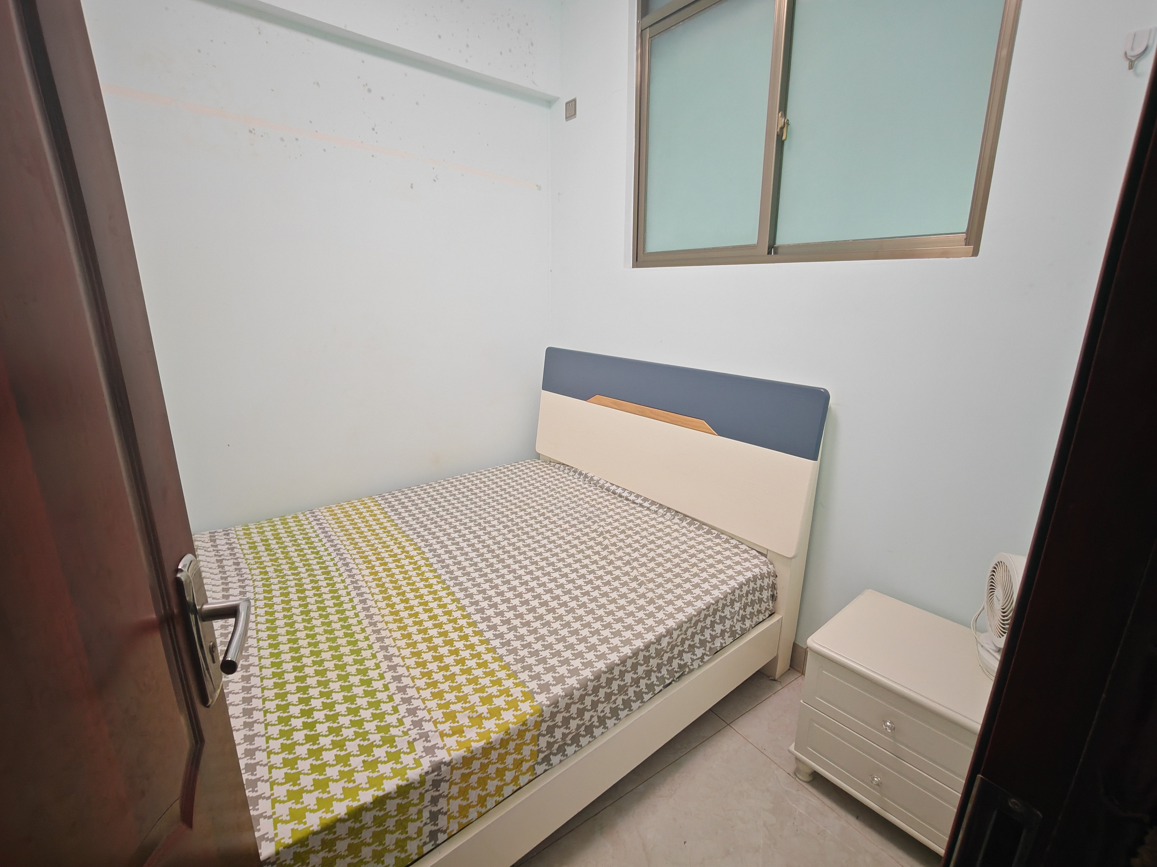 虹冠大厦  2室1厅1卫   1800.00元/月室内图