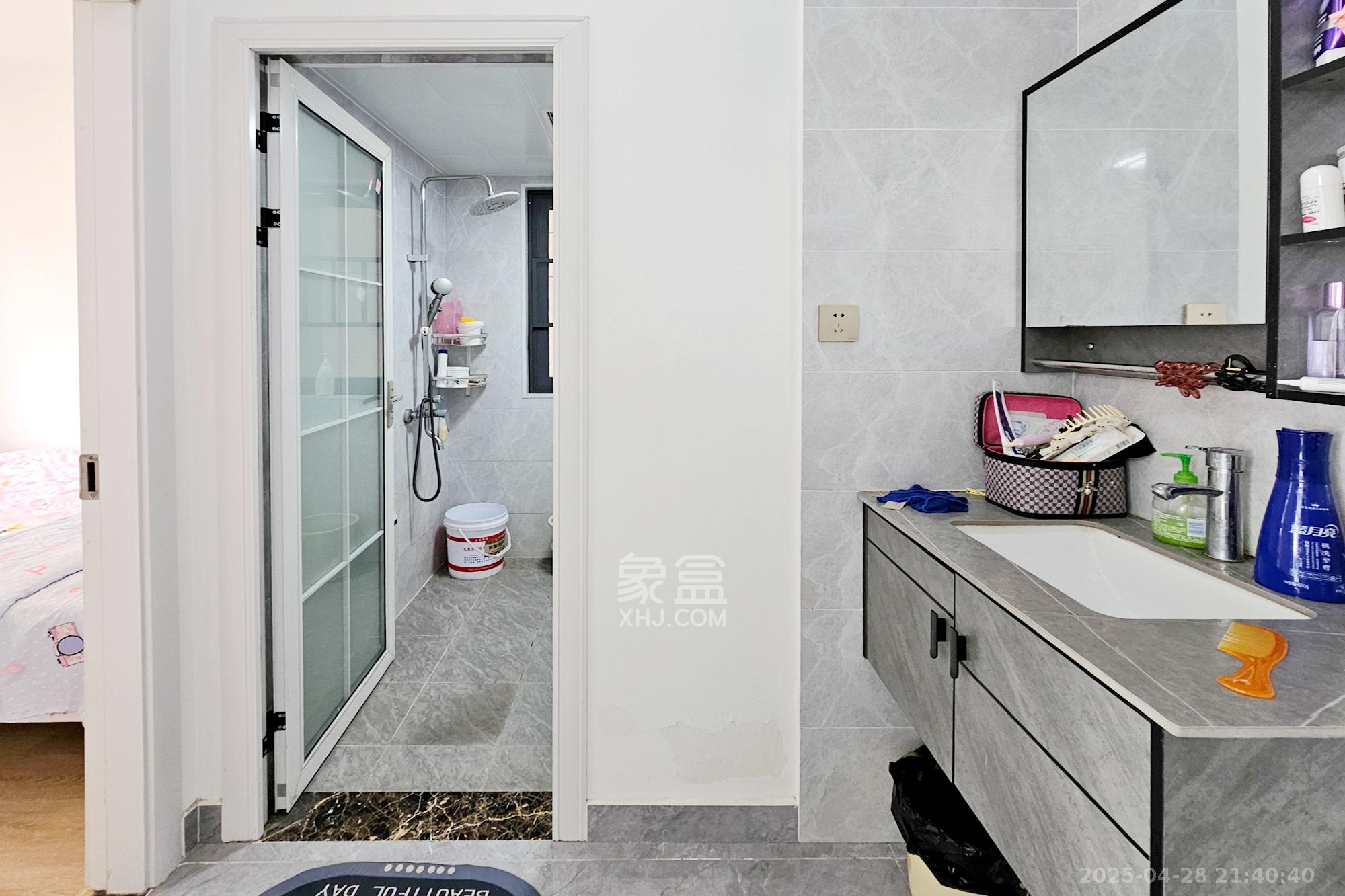 长房东旭国际 3室2厅2卫 139.8万 长房东旭国际 3室2厅2卫 139.8万卫生间