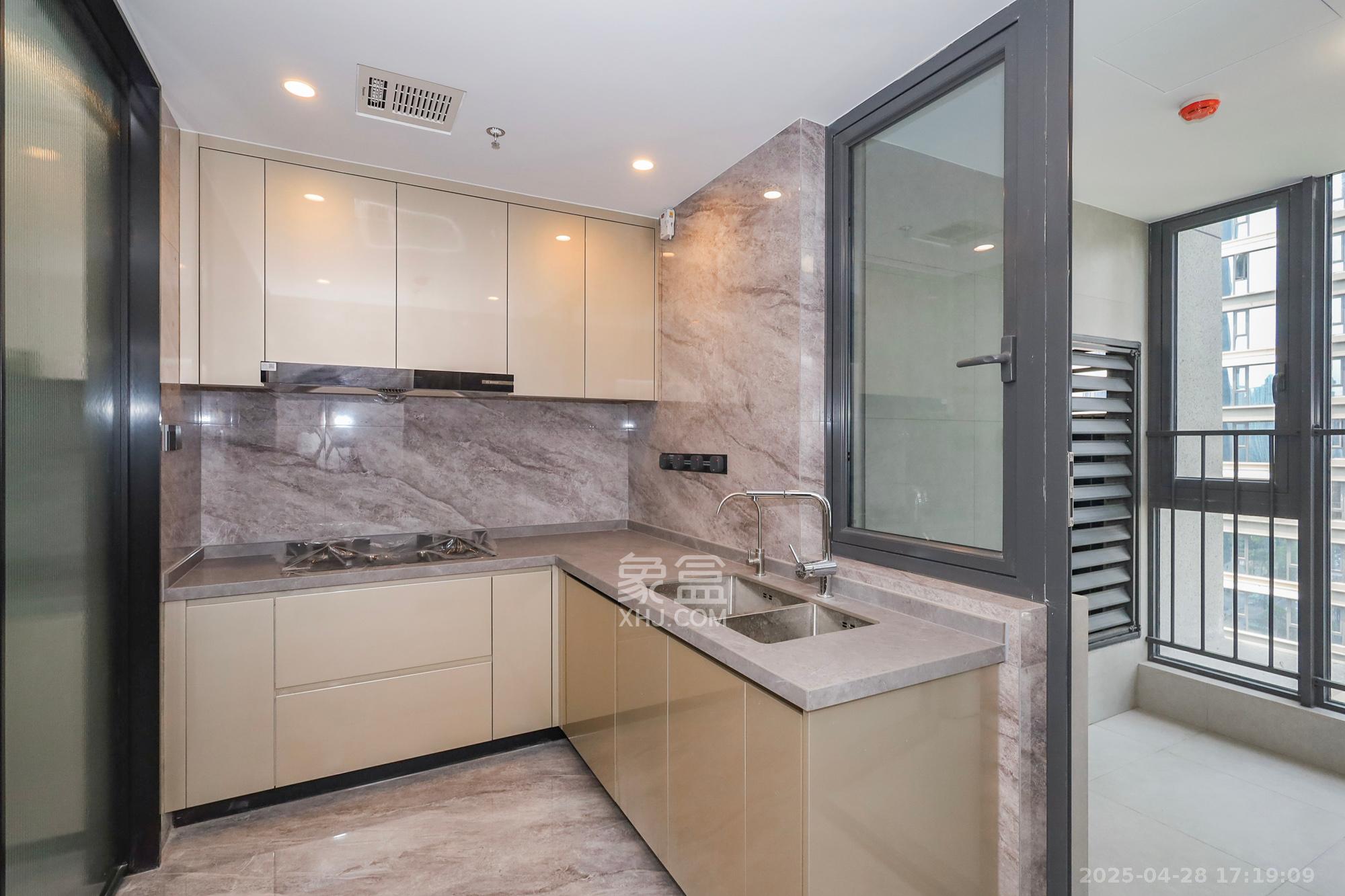 旭辉铂悦湘江 4室2厅3卫 478.0万 旭辉铂悦湘江 4室2厅3卫 478.0万厨房