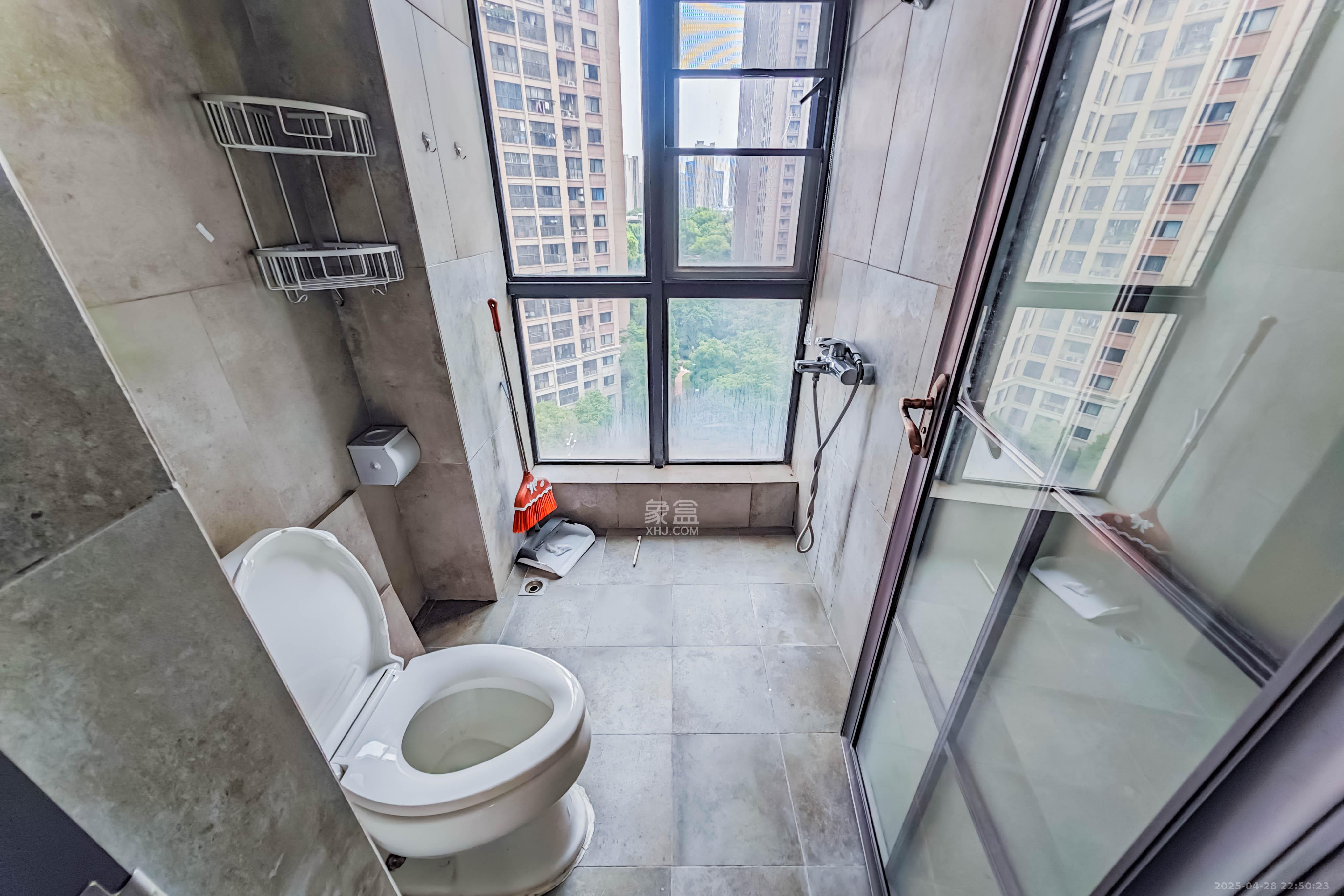 融科东南海  2室1厅1卫    56.0万卫生间