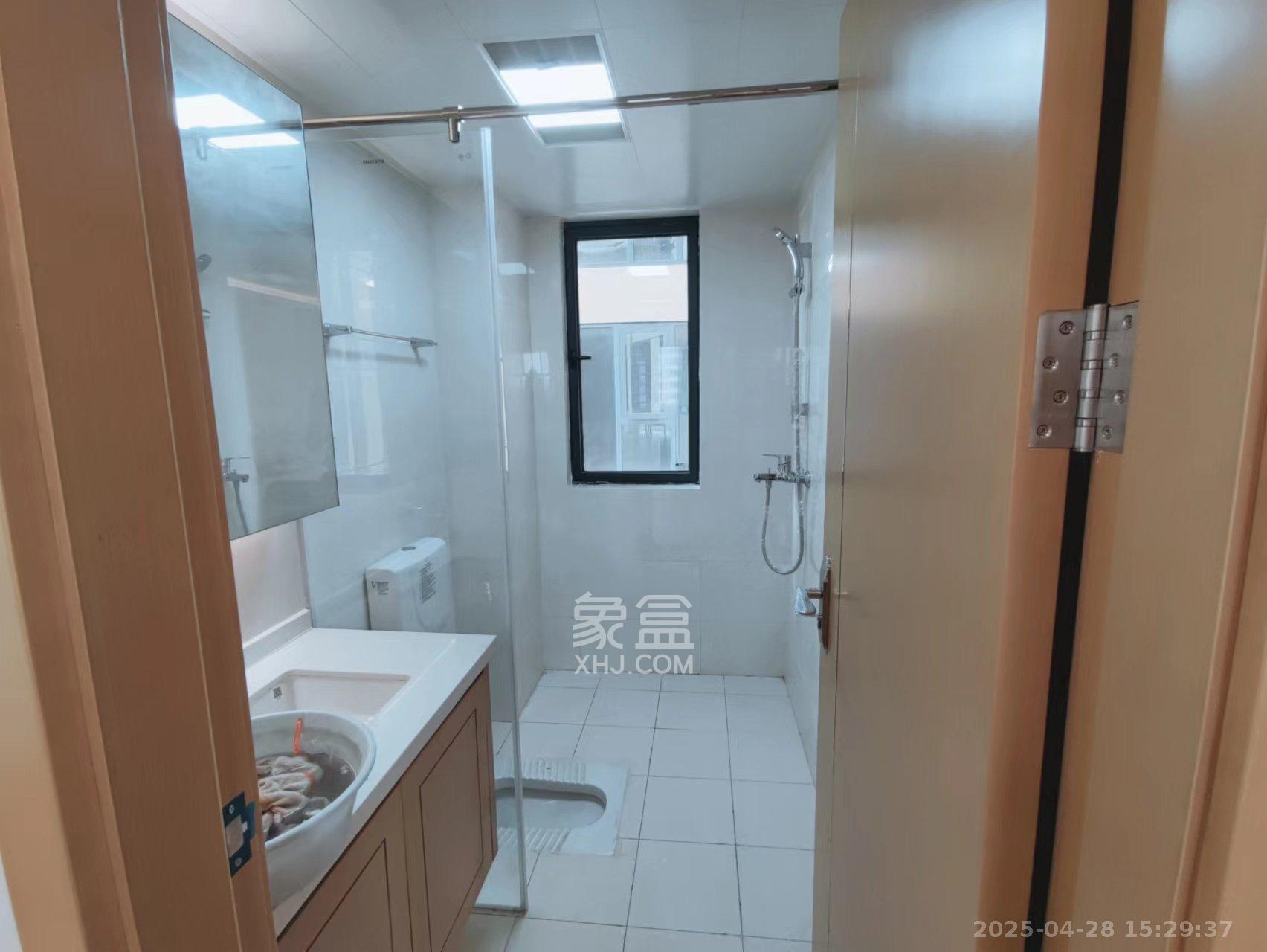 中建璟和城  3室2厅2卫   2400.00元/月室内图