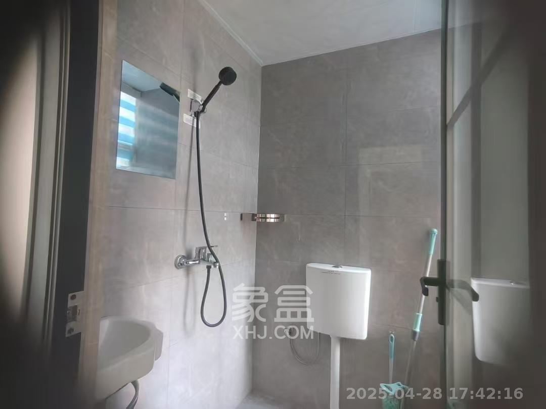 联丰小区  2室1厅0卫    1600.0元/月 联丰小区  2室1厅0卫    1600.0元/月