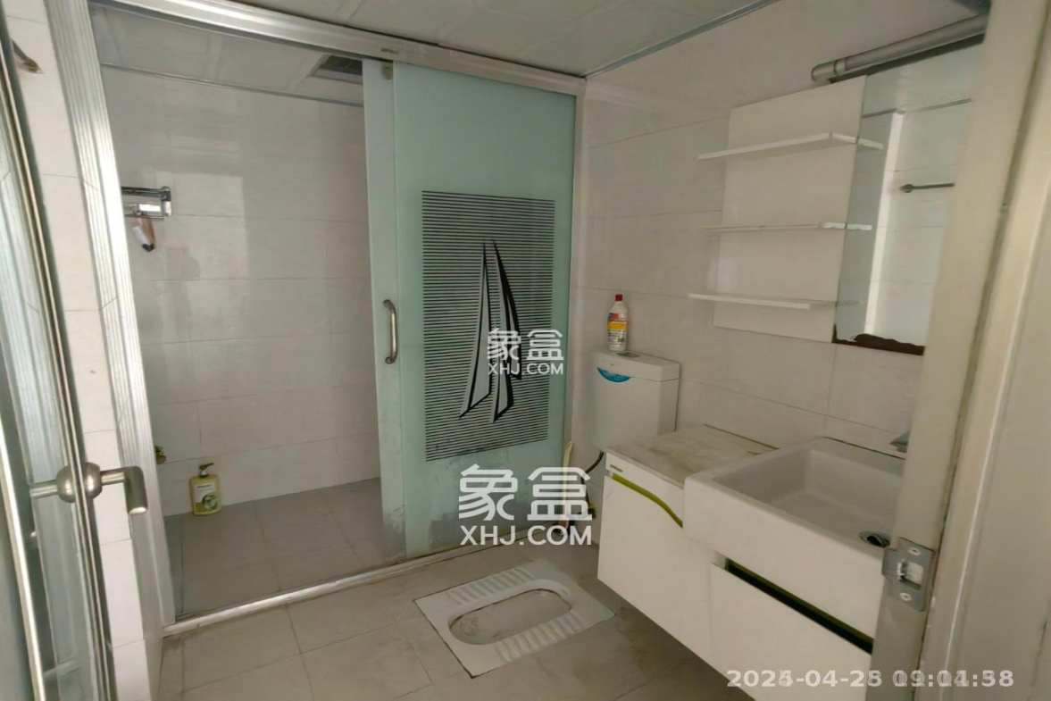 南郡雅园 3室2厅2卫 1600.0元/月 南郡雅园 3室2厅2卫 1600.0元/月室内图