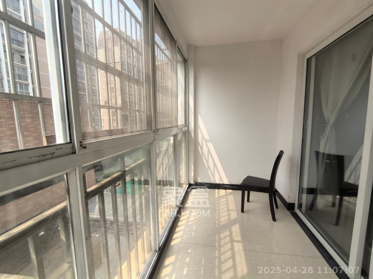 南郡雅园 2室2厅1卫 1300.0元/月 南郡雅园 2室2厅1卫 1300.0元/月室内图