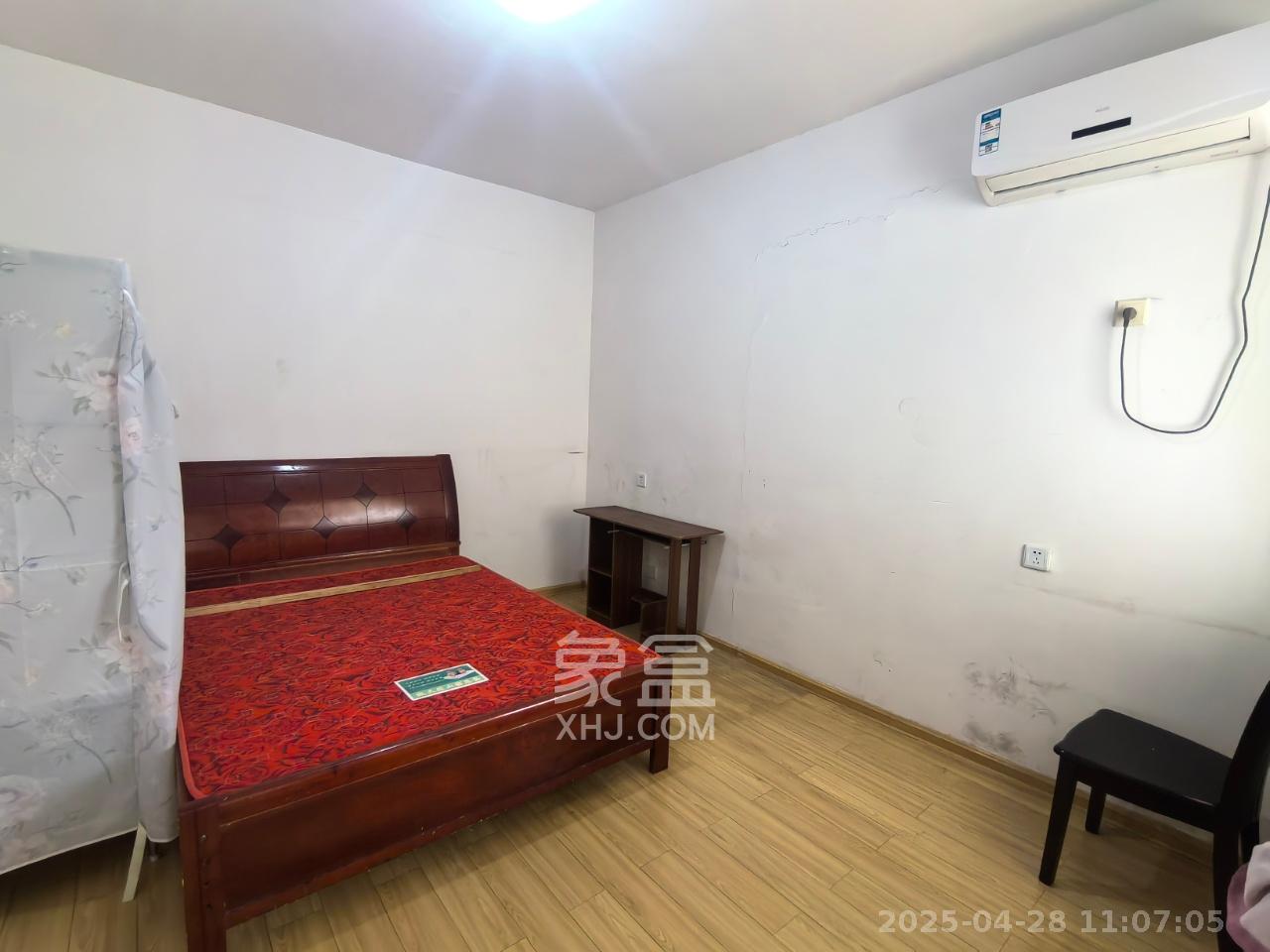 南郡雅园 2室2厅1卫 1300.0元/月 南郡雅园 2室2厅1卫 1300.0元/月室内图