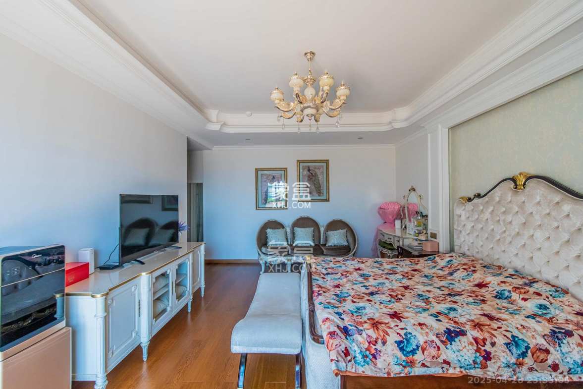 碧桂园威尼斯城 8室2厅6卫 693.98万 碧桂园威尼斯城 8室2厅6卫 693.98万卧室