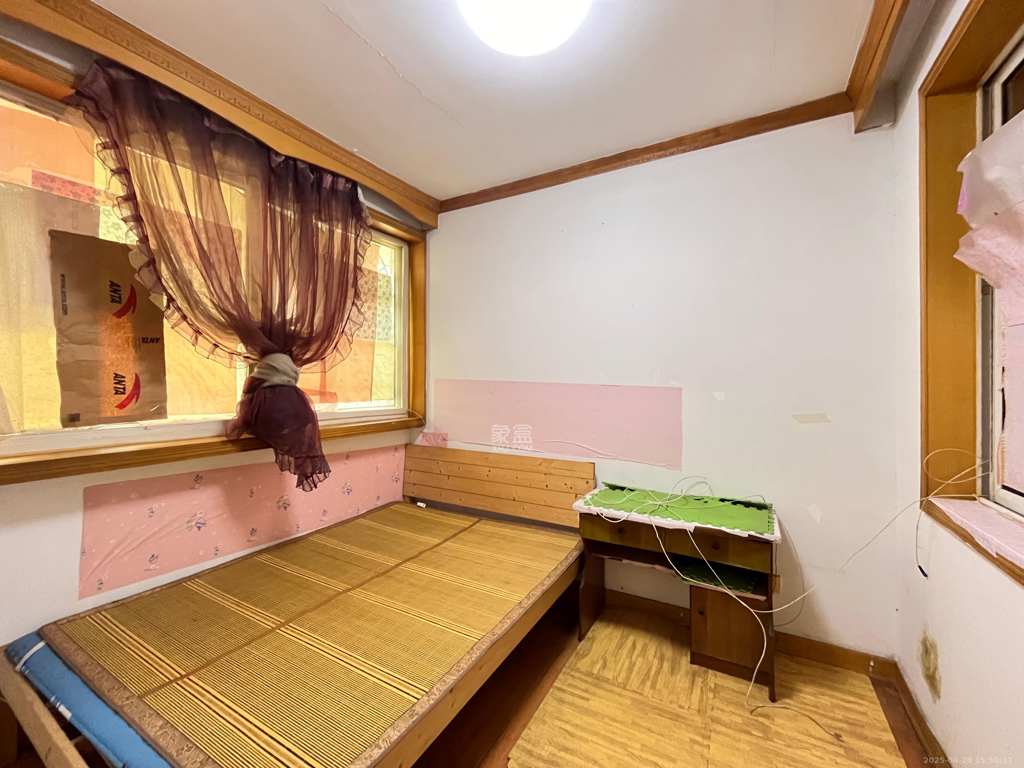 景芳苑  3室1厅1卫    1000.0元/月室内图