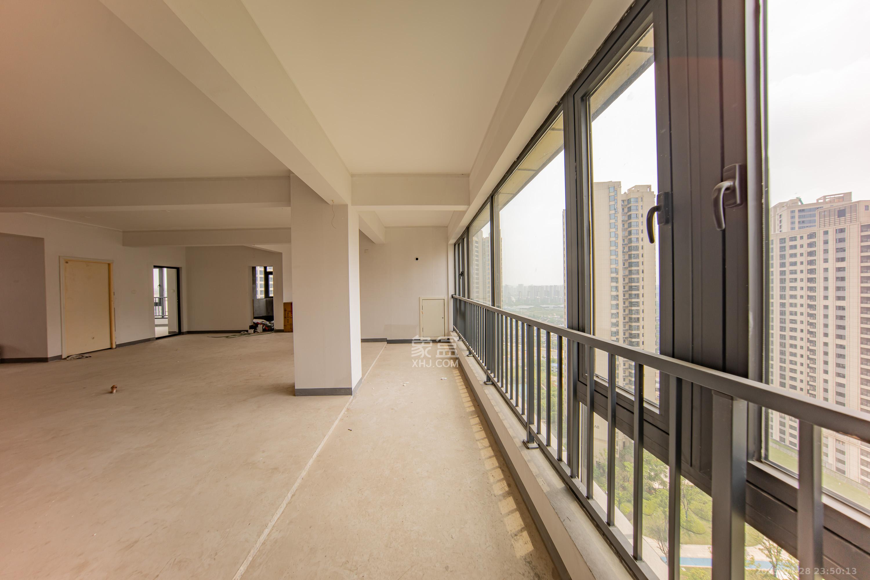 建投象山国际  6室2厅4卫   320.00万阳台