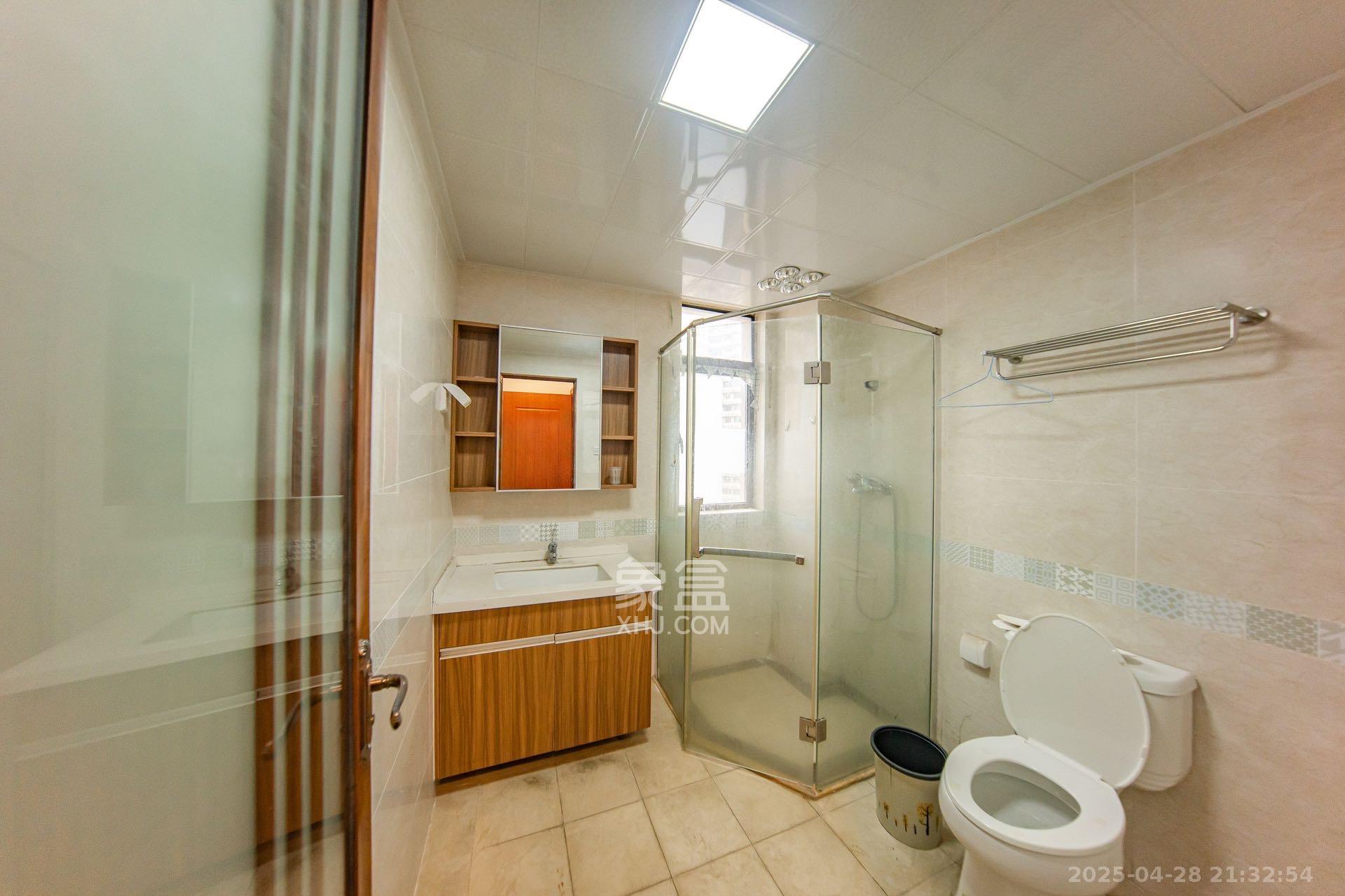 江山帝景哈佛  5室2厅2卫    2600.0元/月 江山帝景哈佛  5室2厅2卫    2600.0元/月室内图