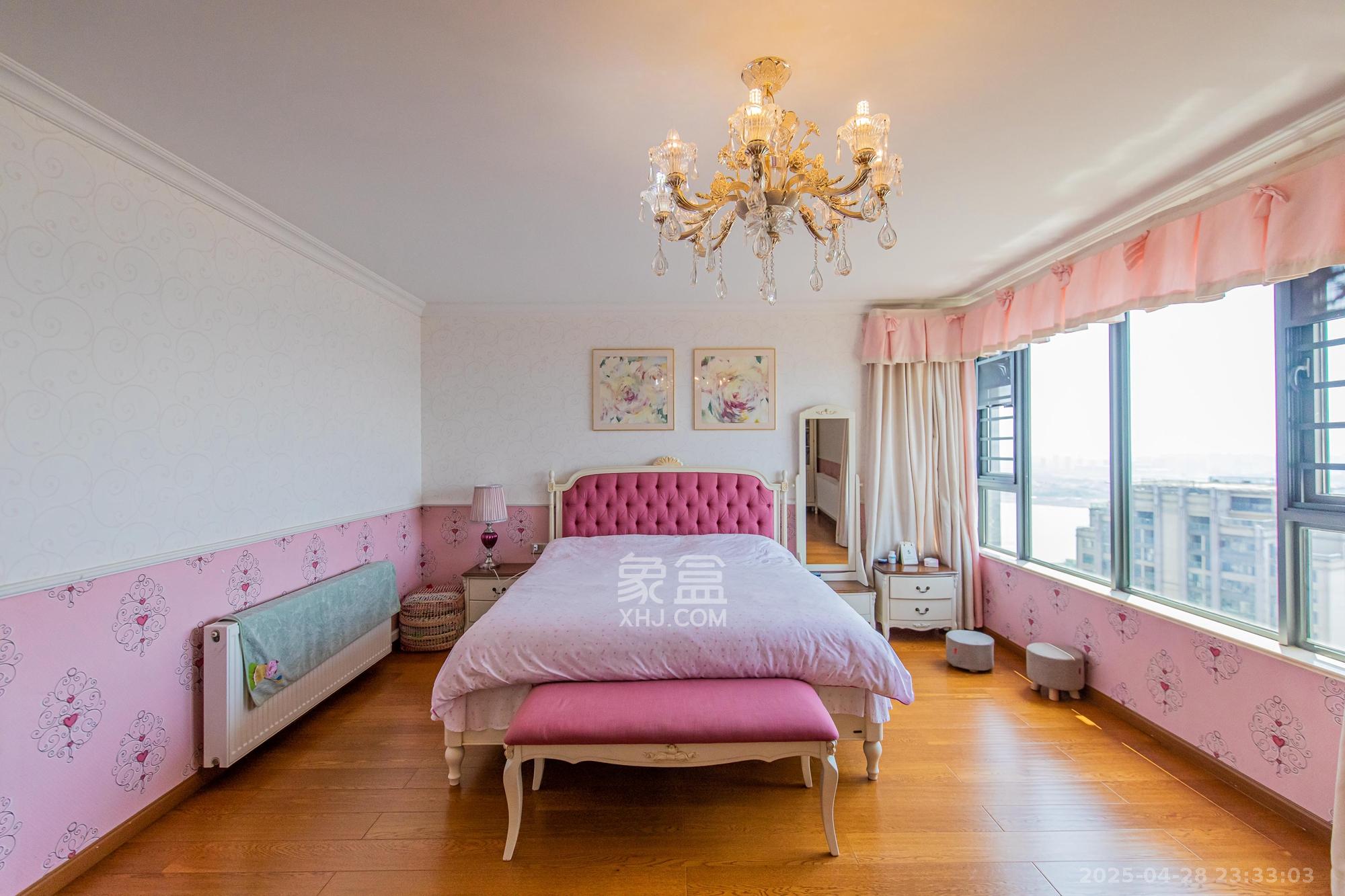 碧桂园威尼斯城 8室2厅6卫 693.98万 碧桂园威尼斯城 8室2厅6卫 693.98万卧室