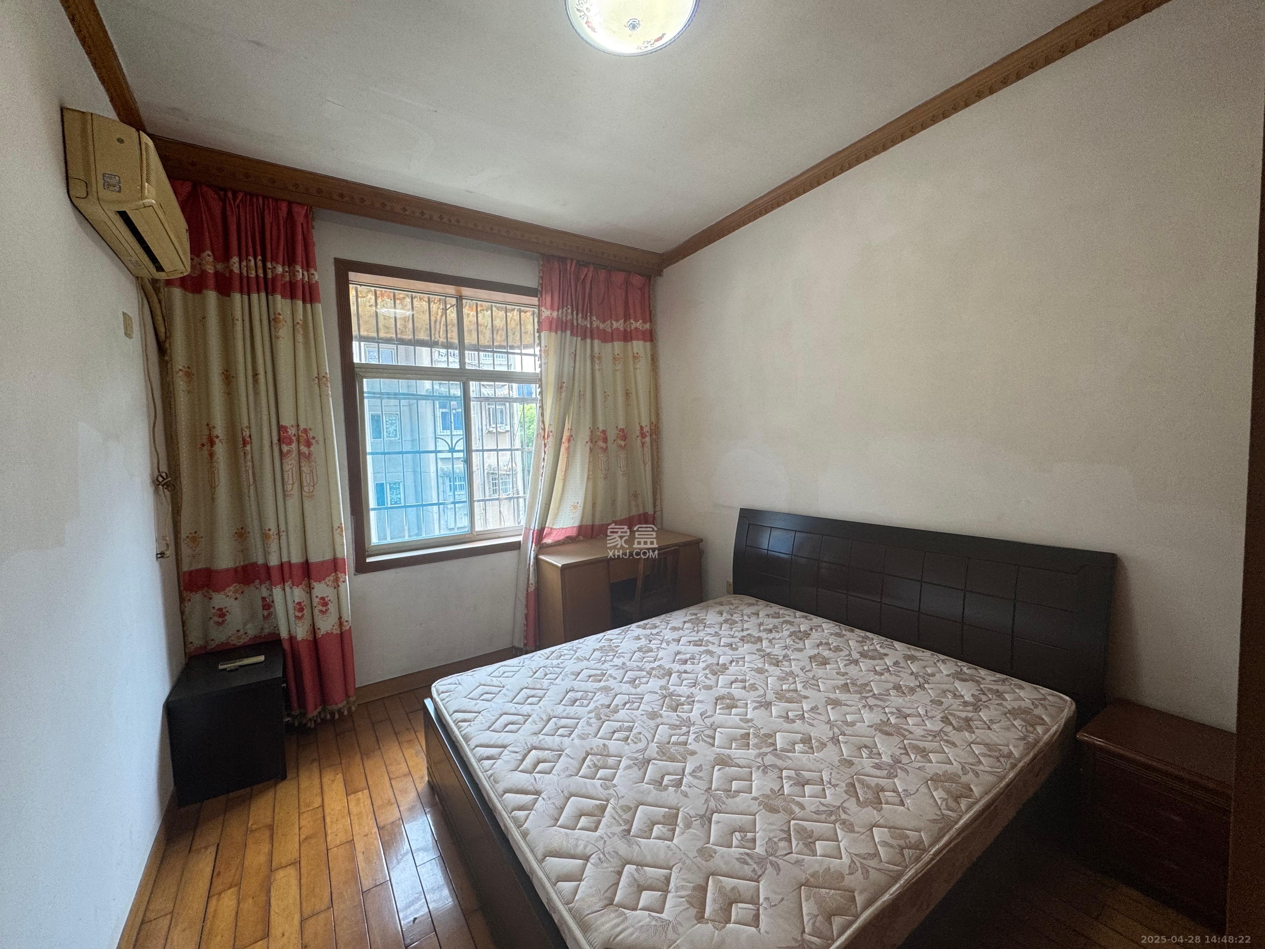 中建五局信和苑三区 2室1厅1卫 1350.0元/月 中建五局信和苑三区 2室1厅1卫 1350.0元/月室内图