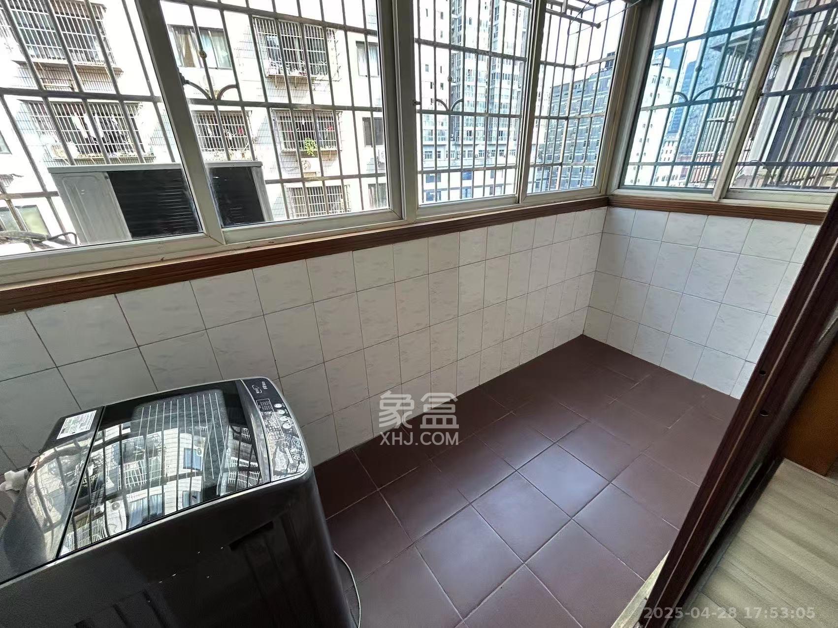 新世界商贸城 2室1厅1卫 2500.0元/月 新世界商贸城 2室1厅1卫 2500.0元/月室内图