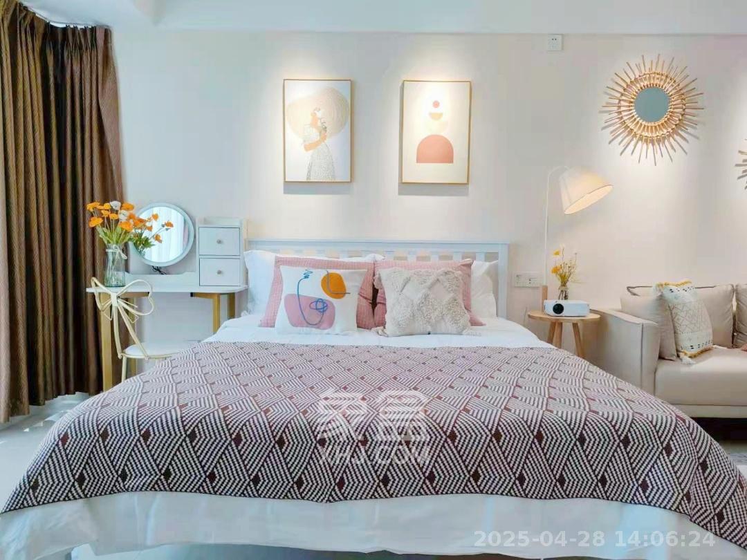 三万英尺  1室1厅1卫    1600.0元/月室内图