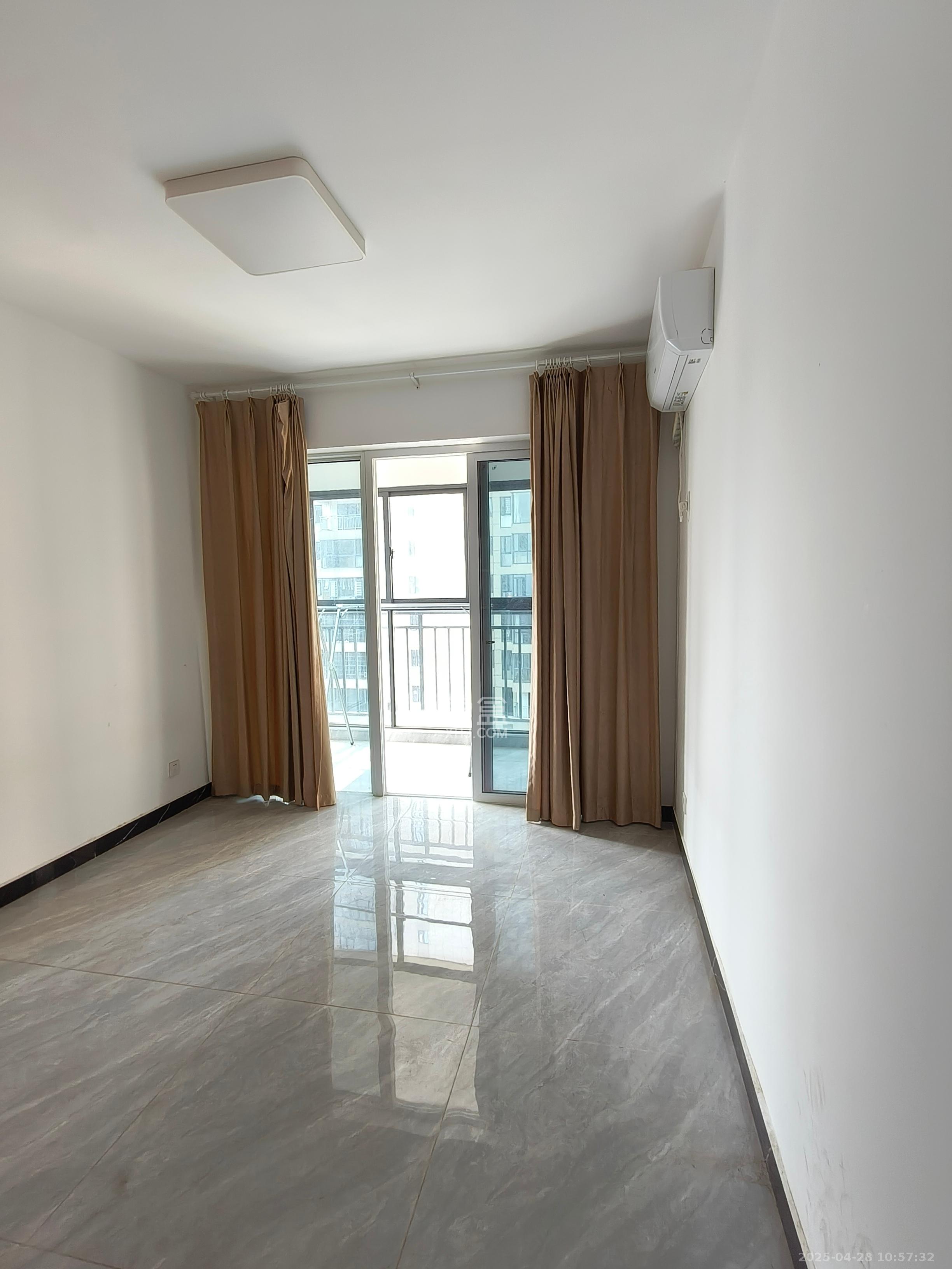 和悦城(蟠龙景苑) 3室2厅1卫 2000.0元/月 和悦城(蟠龙景苑) 3室2厅1卫 2000.0元/月室内图