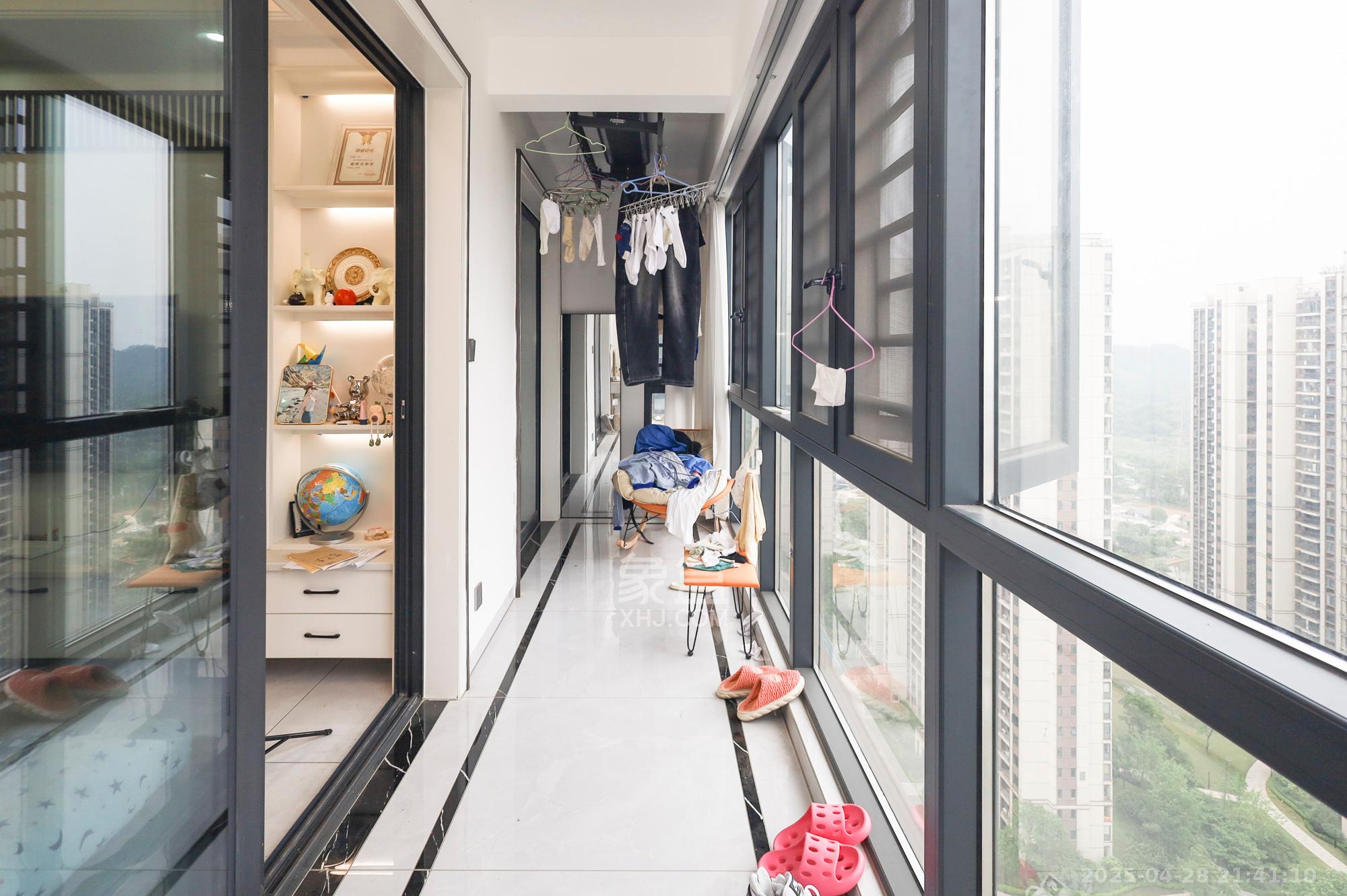 长沙融创城  3室2厅1卫    55.0万 长沙融创城  3室2厅1卫    55.0万阳台