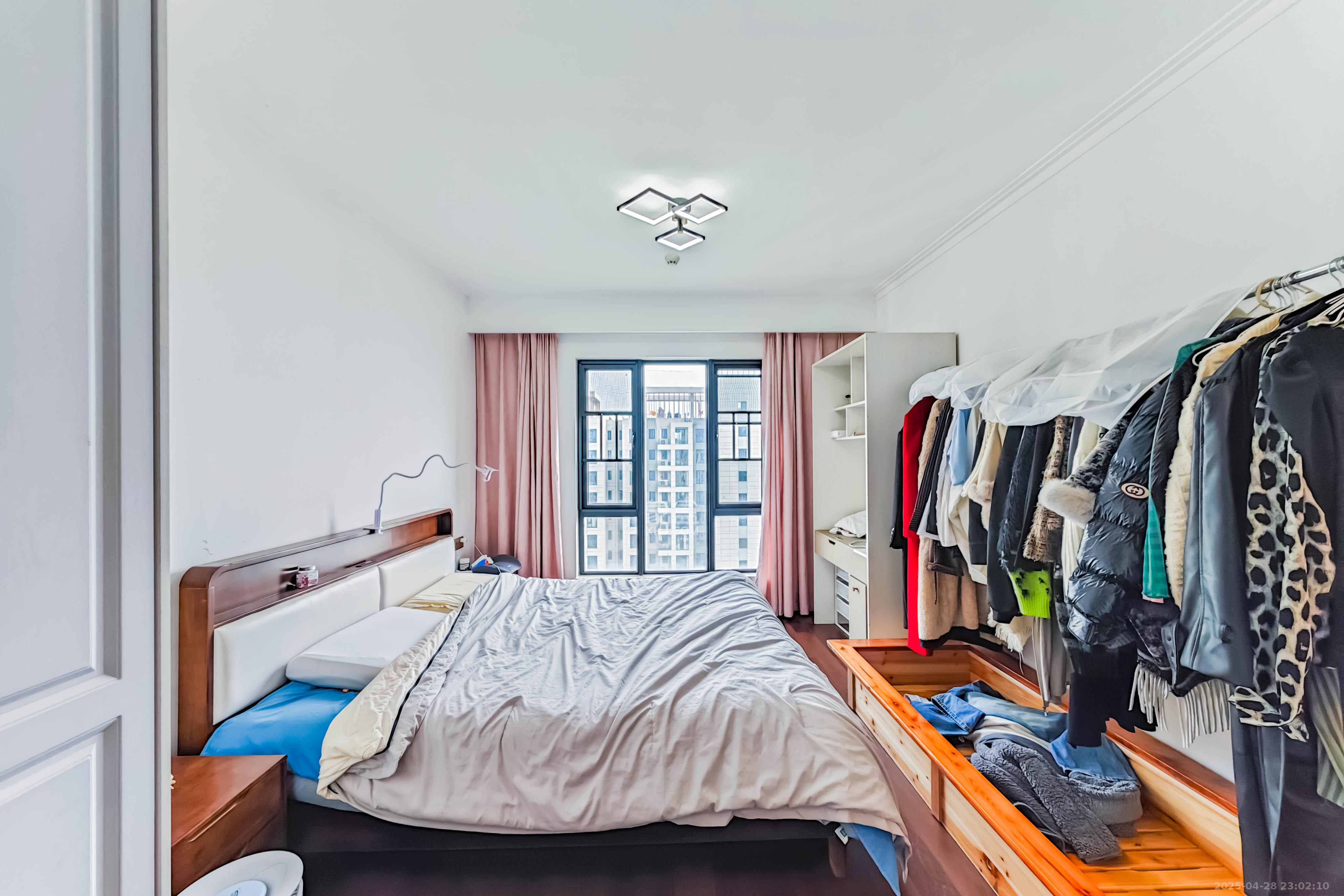 绿地长沙城际空间站(绿地新里佳苑)  4室2厅1卫    142.0万 绿地长沙城际空间站(绿地新里佳苑)  4室2厅1卫    142.0万卧室