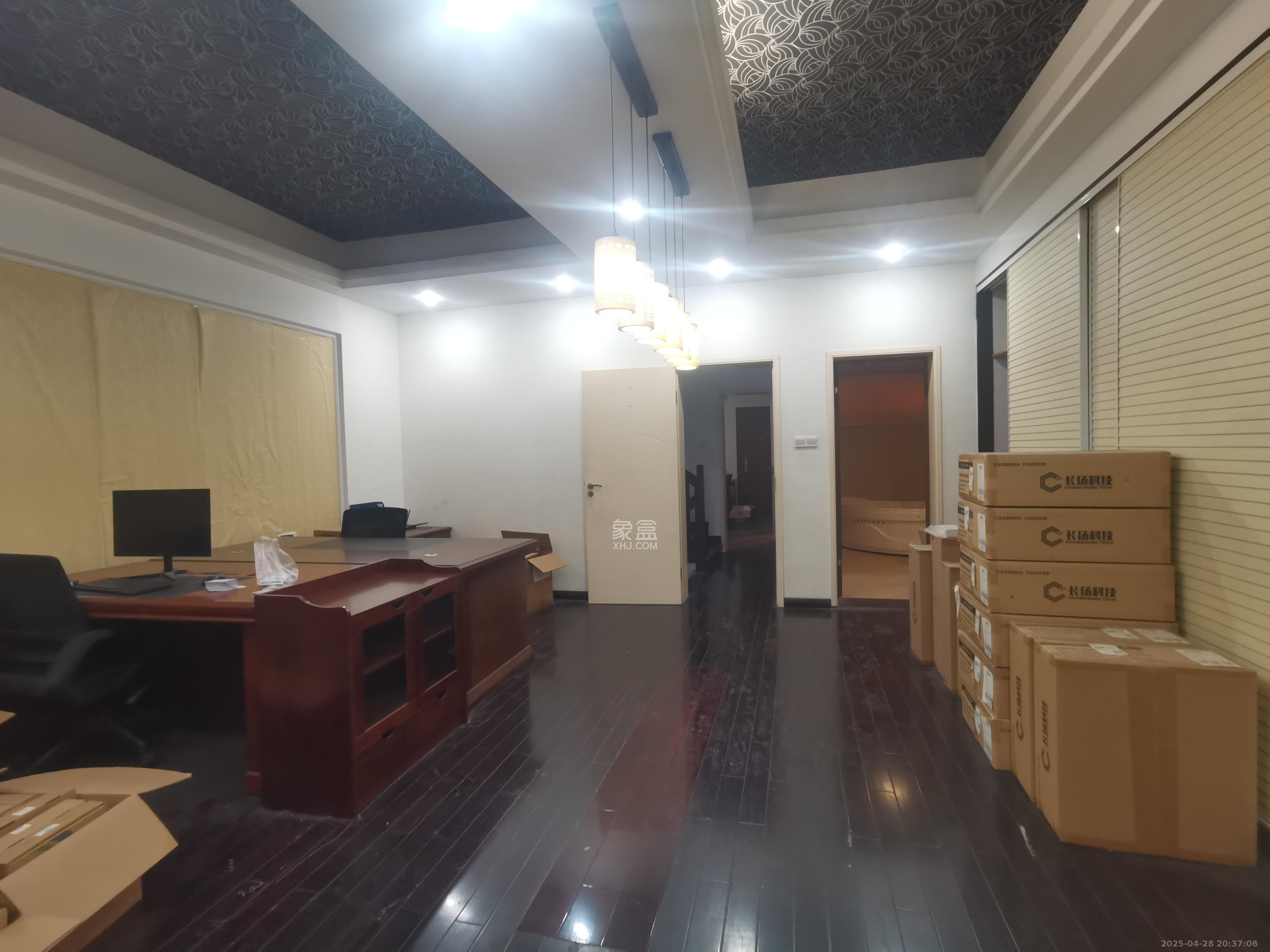 水云间  6室2厅5卫   8500.00元/月室内图