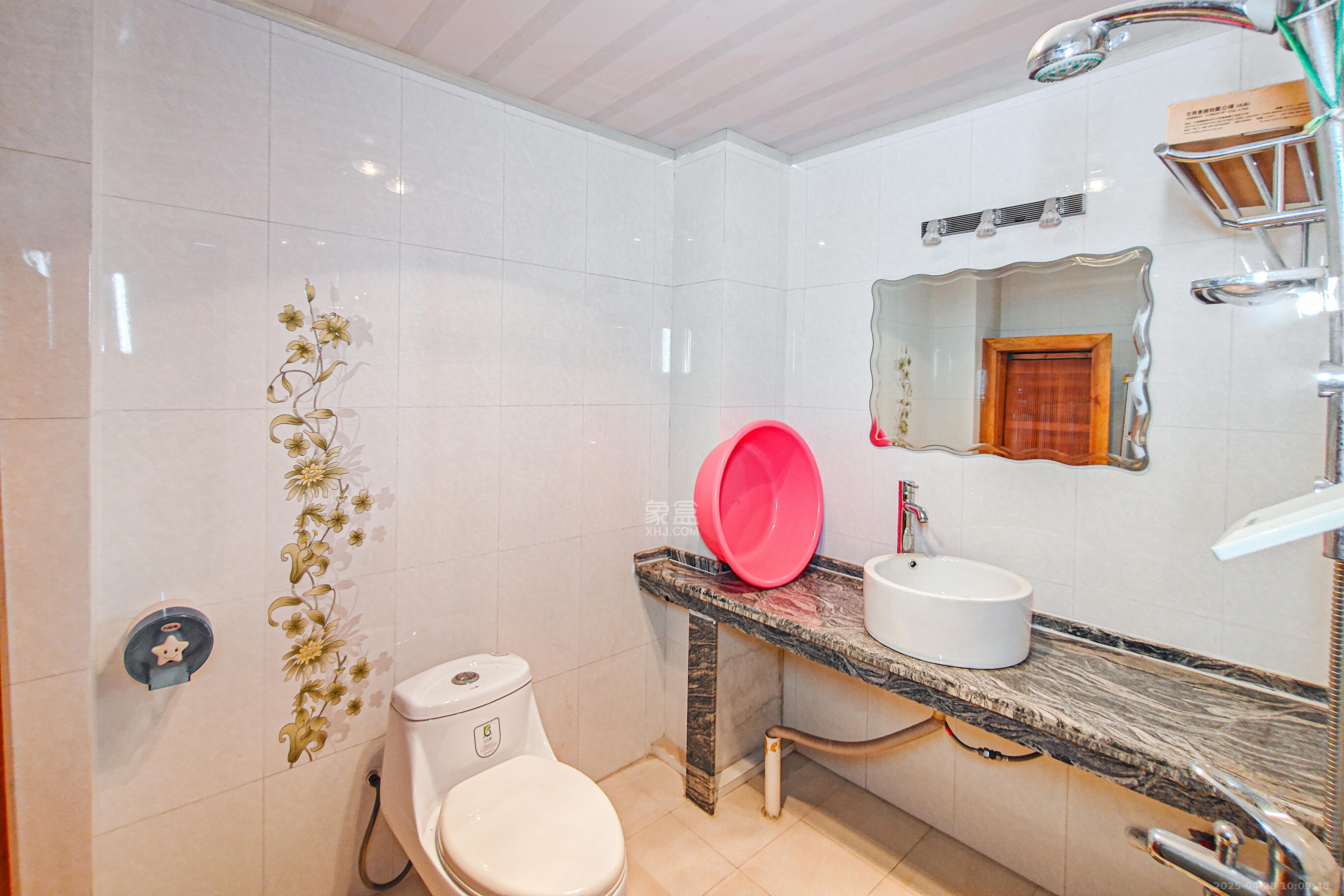 鸿景雅苑  3室2厅1卫    166.0万 鸿景雅苑  3室2厅1卫    166.0万卫生间