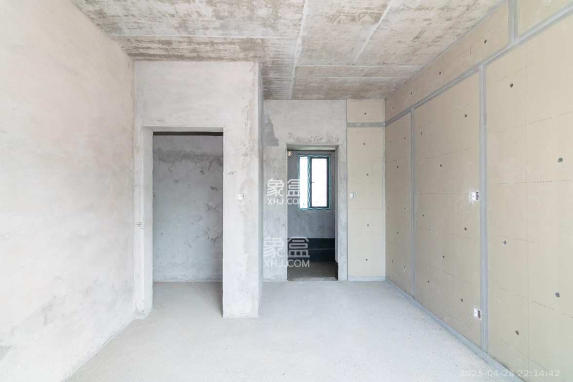 润和谷山郡(悦禧山庄水榭花都) 4室2厅2卫 119.8万 润和谷山郡(悦禧山庄水榭花都) 4室2厅2卫 119.8万卧室