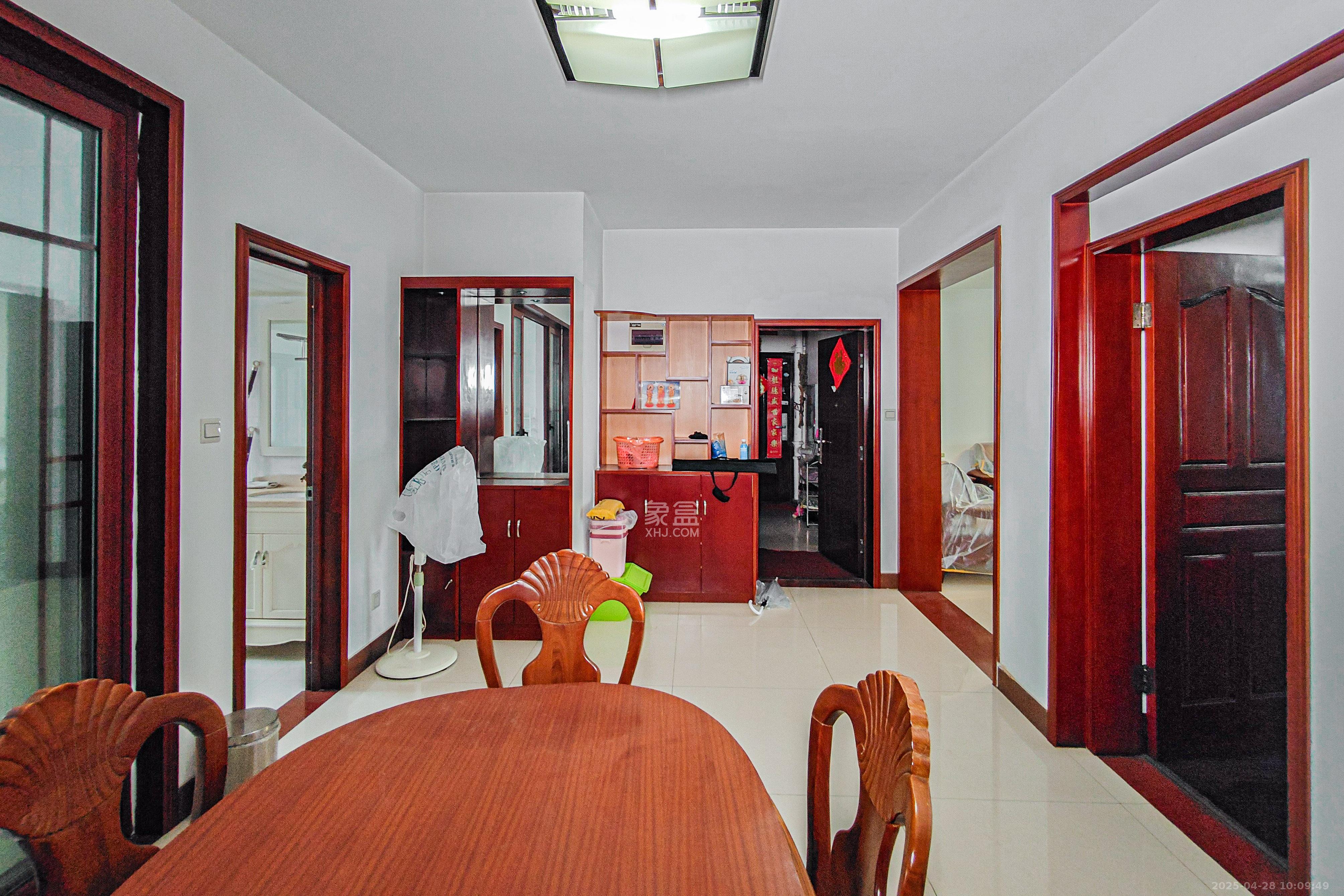 鸿景雅苑  3室2厅1卫    166.0万 鸿景雅苑  3室2厅1卫    166.0万客厅