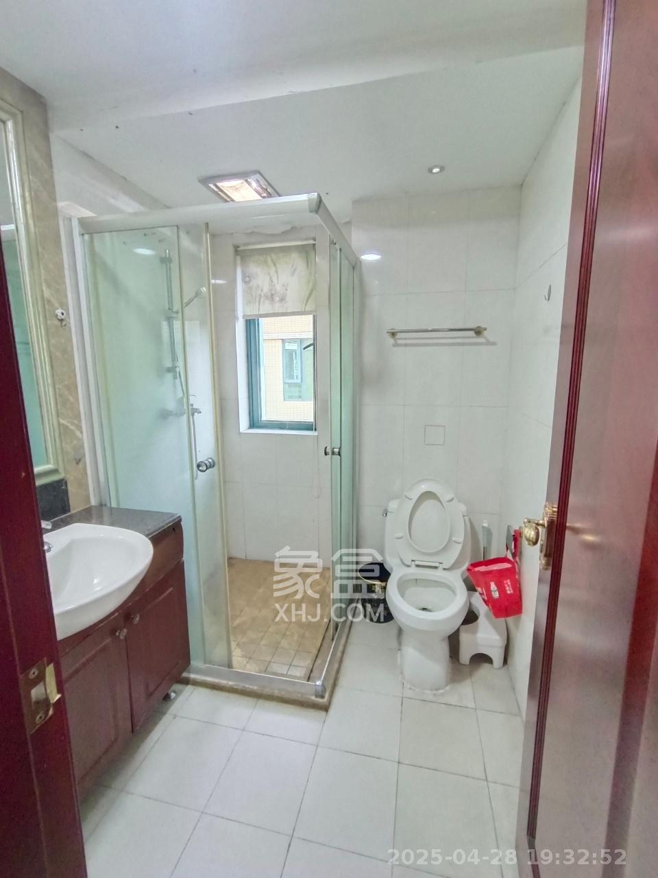 恒大城  4室2厅2卫    2600.0元/月 恒大城  4室2厅2卫    2600.0元/月室内图