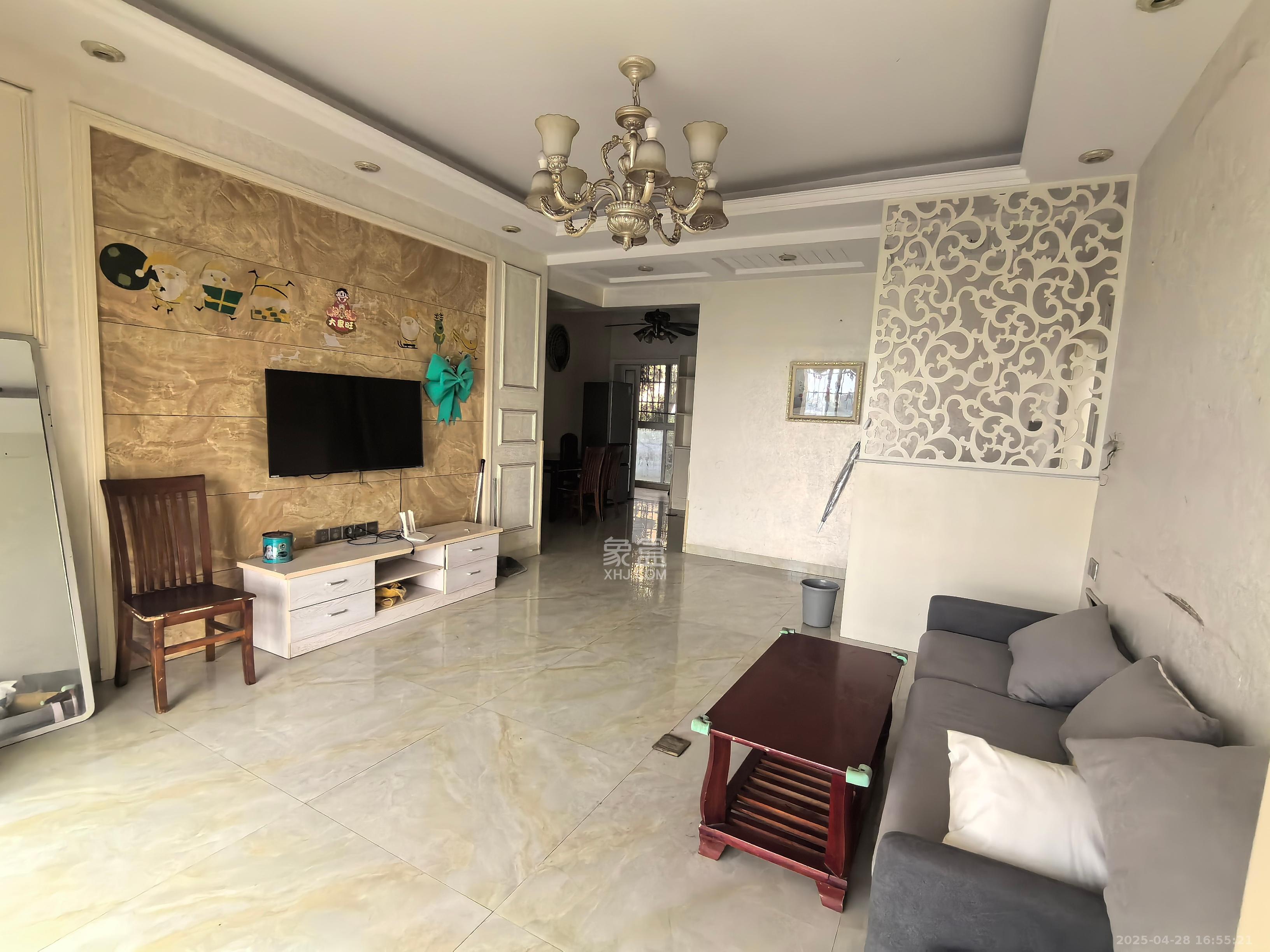 南郡雅园 3室2厅2卫 1600.0元/月 南郡雅园 3室2厅2卫 1600.0元/月室内图