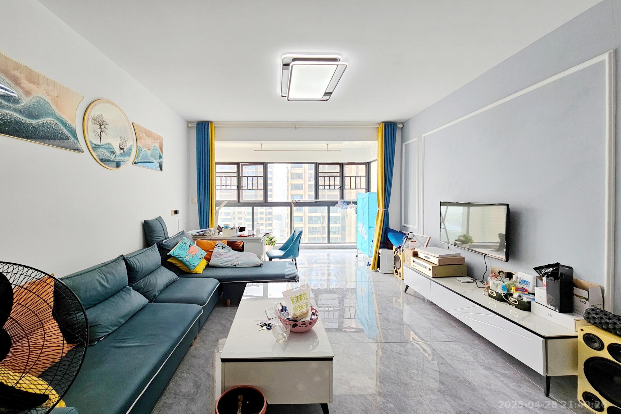 长房东旭国际 3室2厅2卫 139.8万 长房东旭国际 3室2厅2卫 139.8万客厅