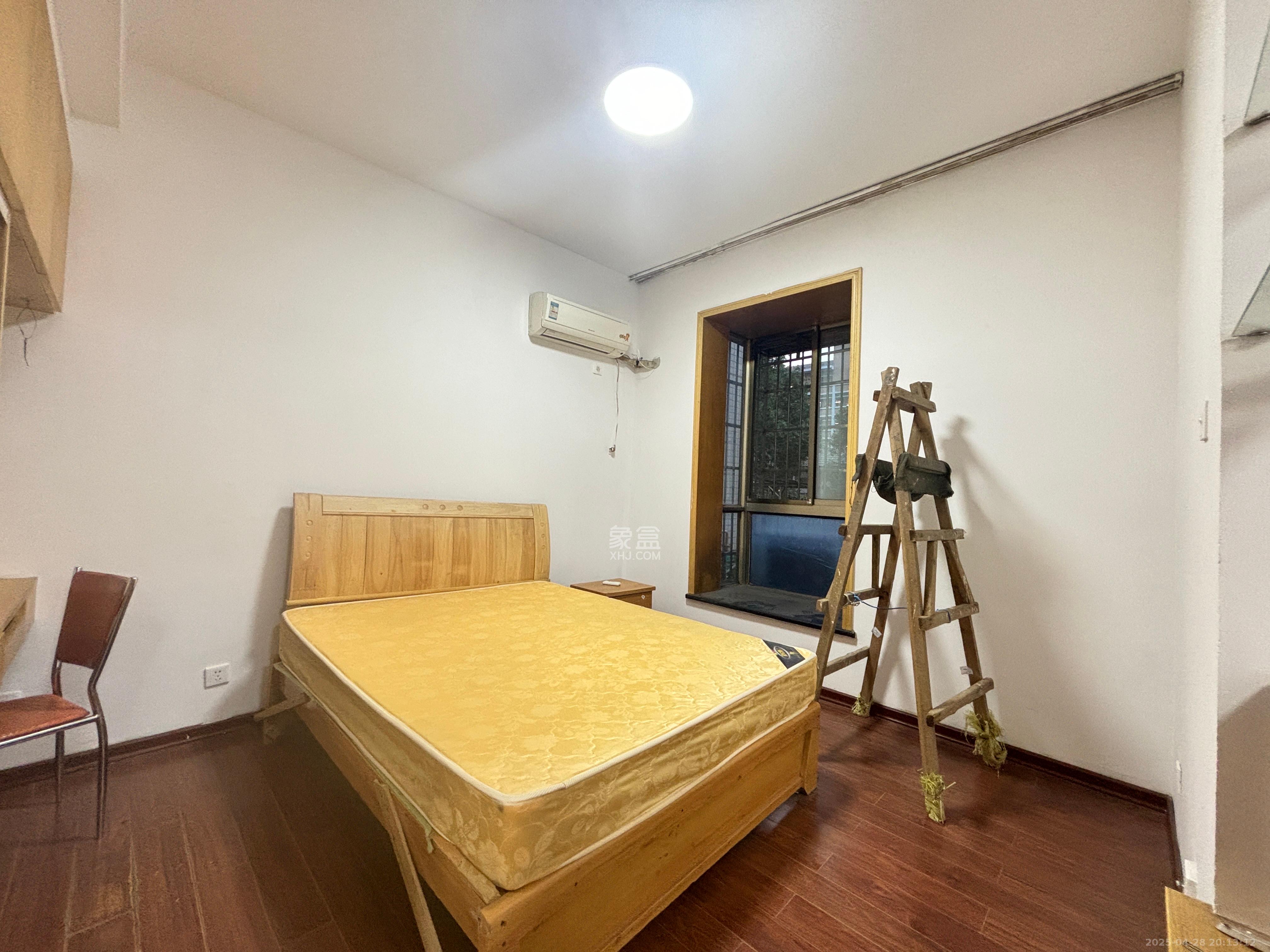 向阳湖安置小区  1室1厅1卫   1500.00元/月室内图