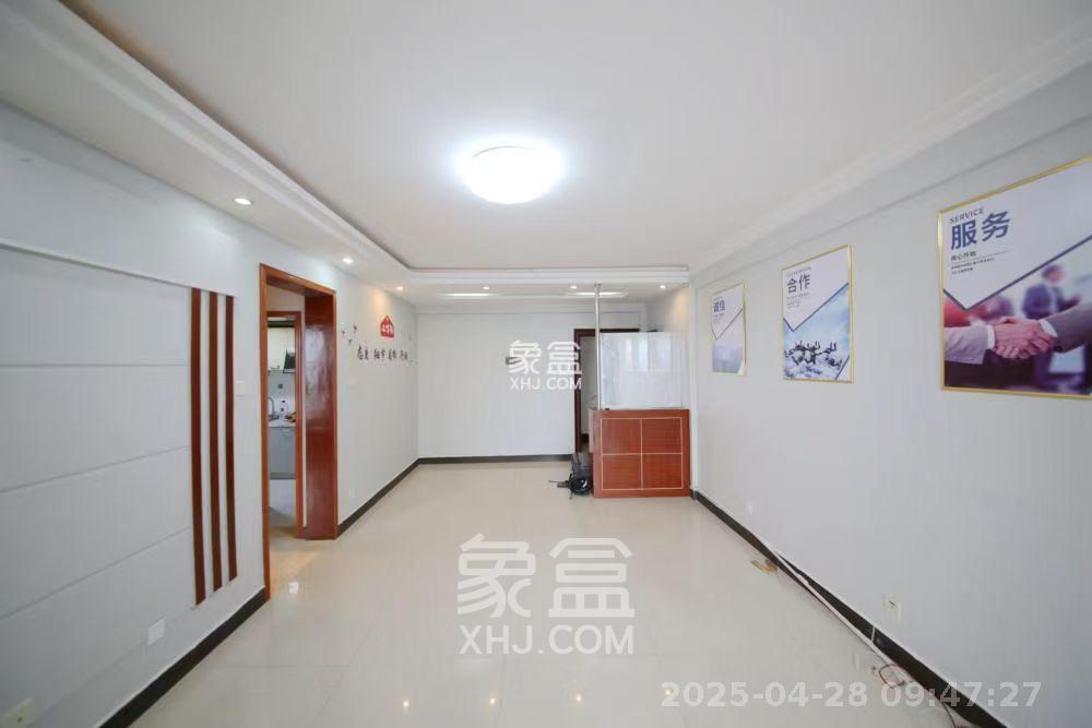 高桥现代商贸城  2室2厅1卫   2300.00元/月室内图