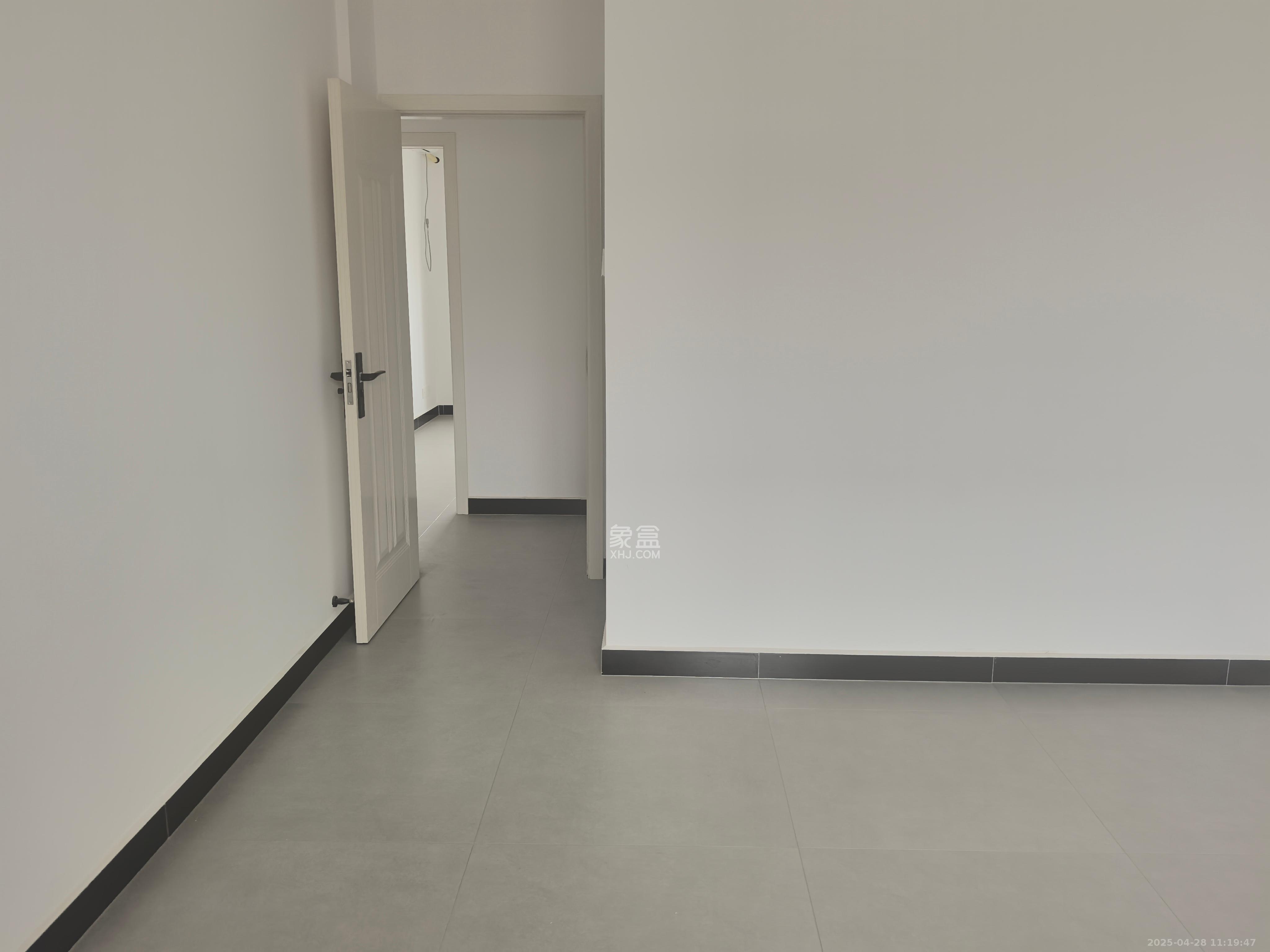 恒生碧水龙庭 3室2厅2卫 2300.0元/月 恒生碧水龙庭 3室2厅2卫 2300.0元/月室内图