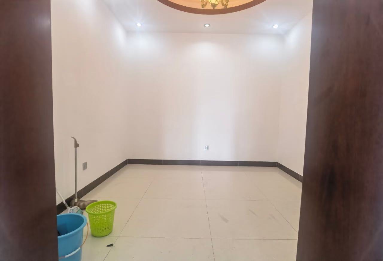 兴力国际大厦 3室2厅1卫 5000.0元/月 兴力国际大厦 3室2厅1卫 5000.0元/月室内图