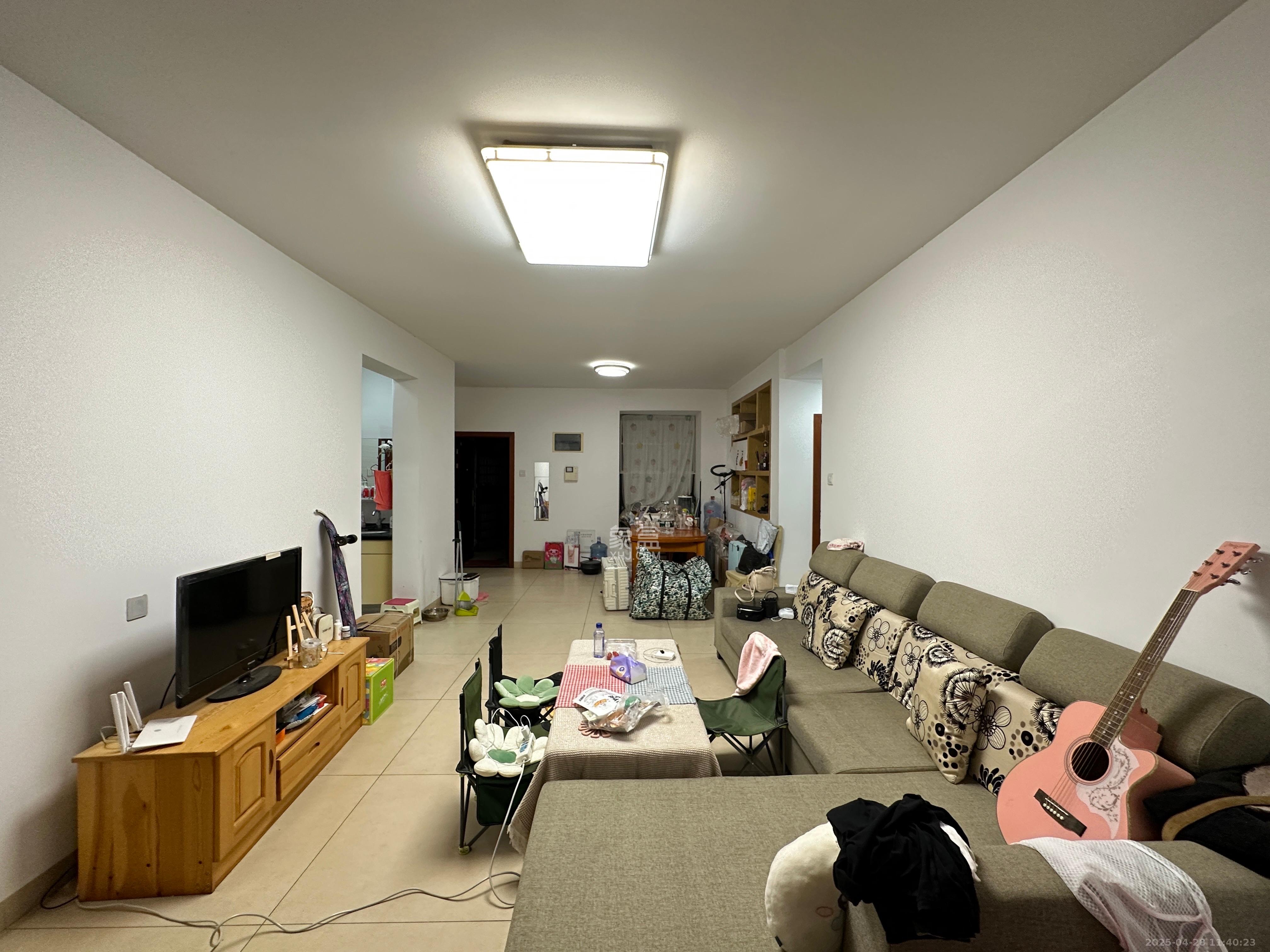保利麓谷林语F区  3室2厅1卫   2700.00元/月