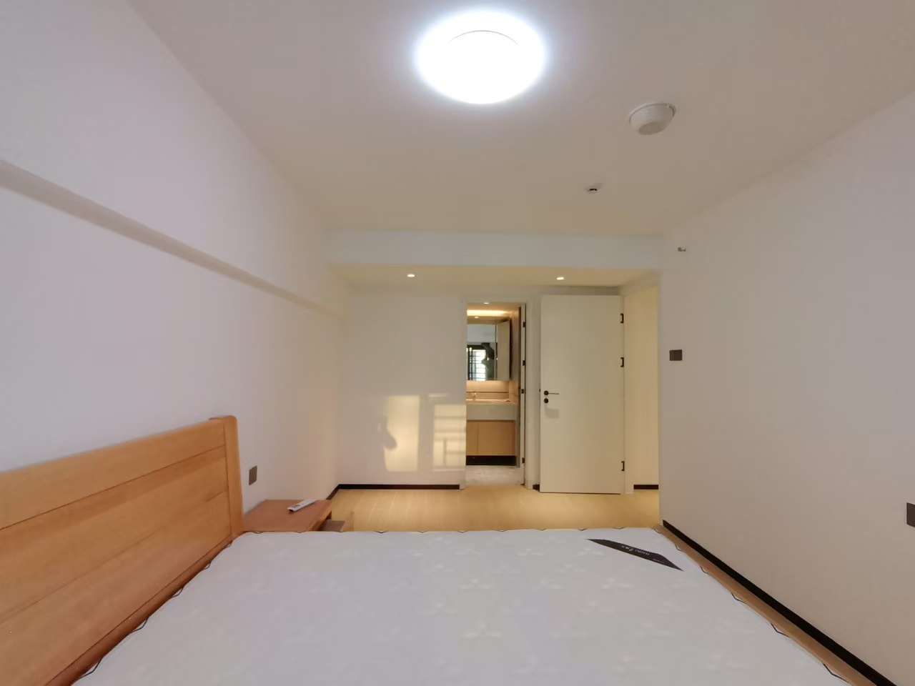 海航豪庭南苑  1室1厅2卫   3000.00元/月室内图