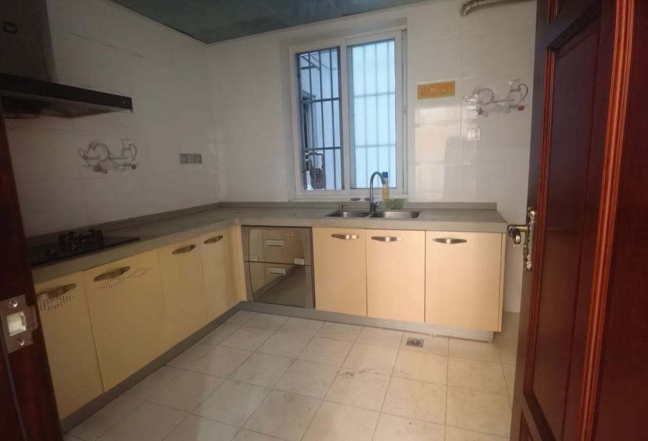 兴力国际大厦 3室2厅1卫 5000.0元/月 兴力国际大厦 3室2厅1卫 5000.0元/月室内图