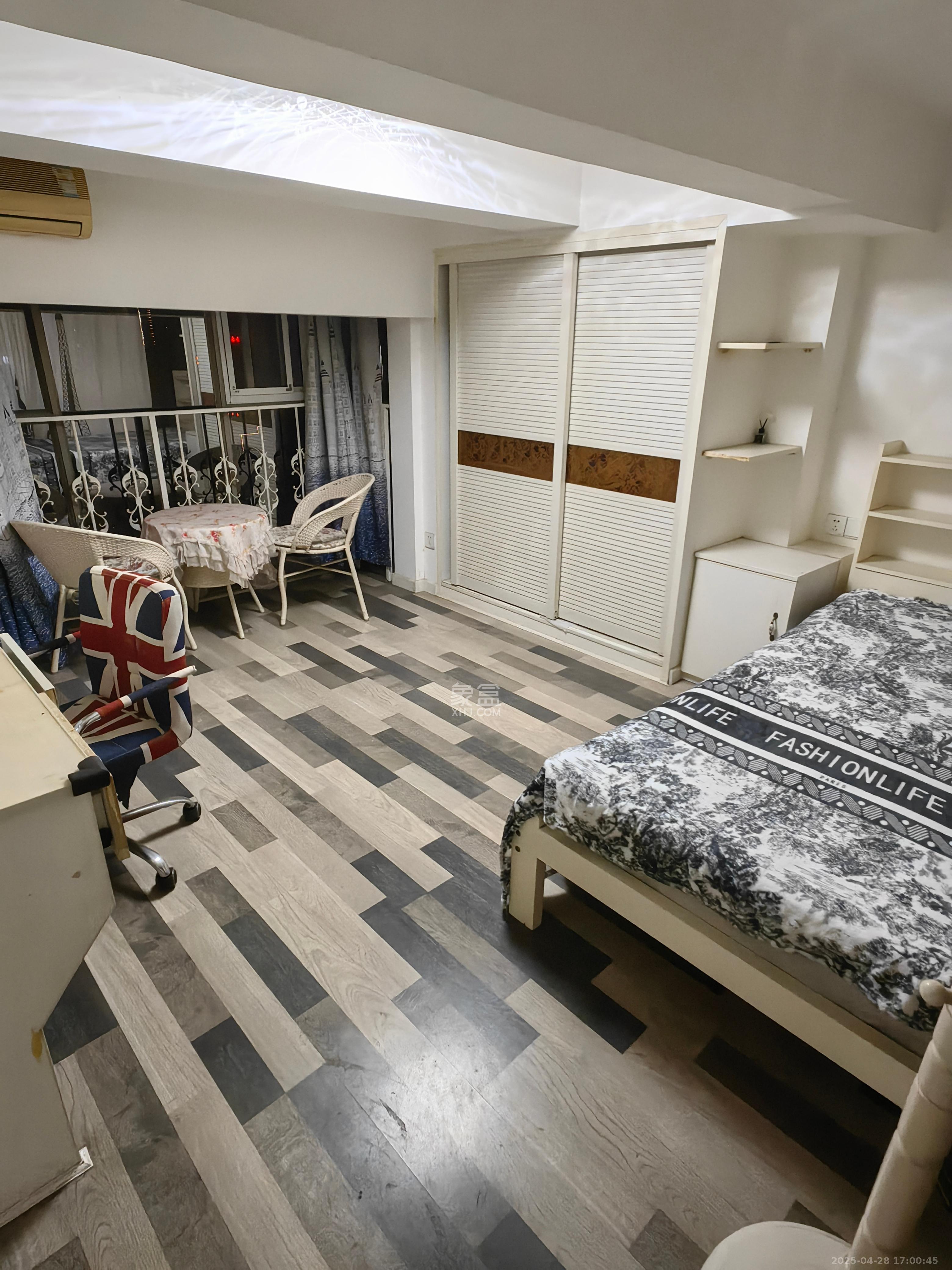 宏景名厦  3室1厅1卫   2800.00元/月室内图