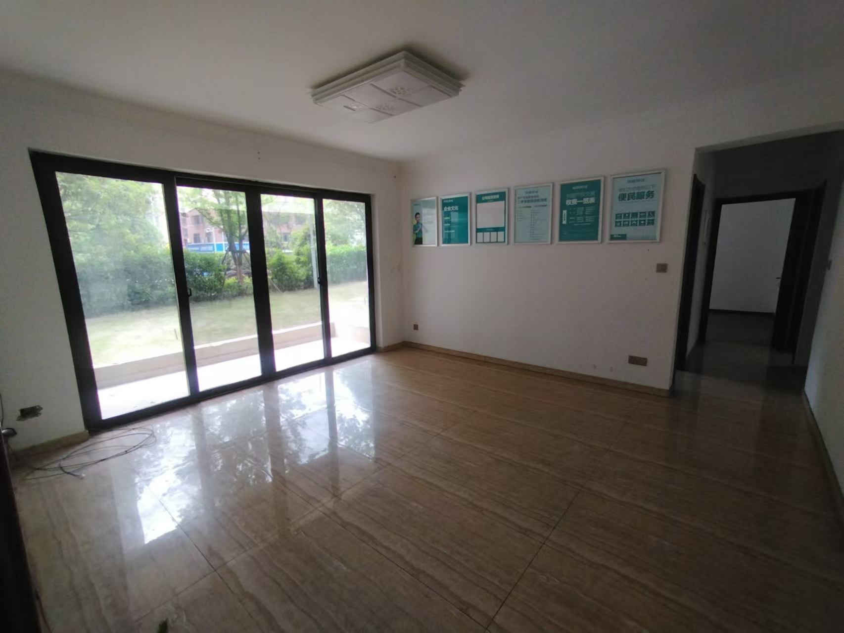 东城首府 3室2厅1卫 1980.0元/月 东城首府 3室2厅1卫 1980.0元/月室内图