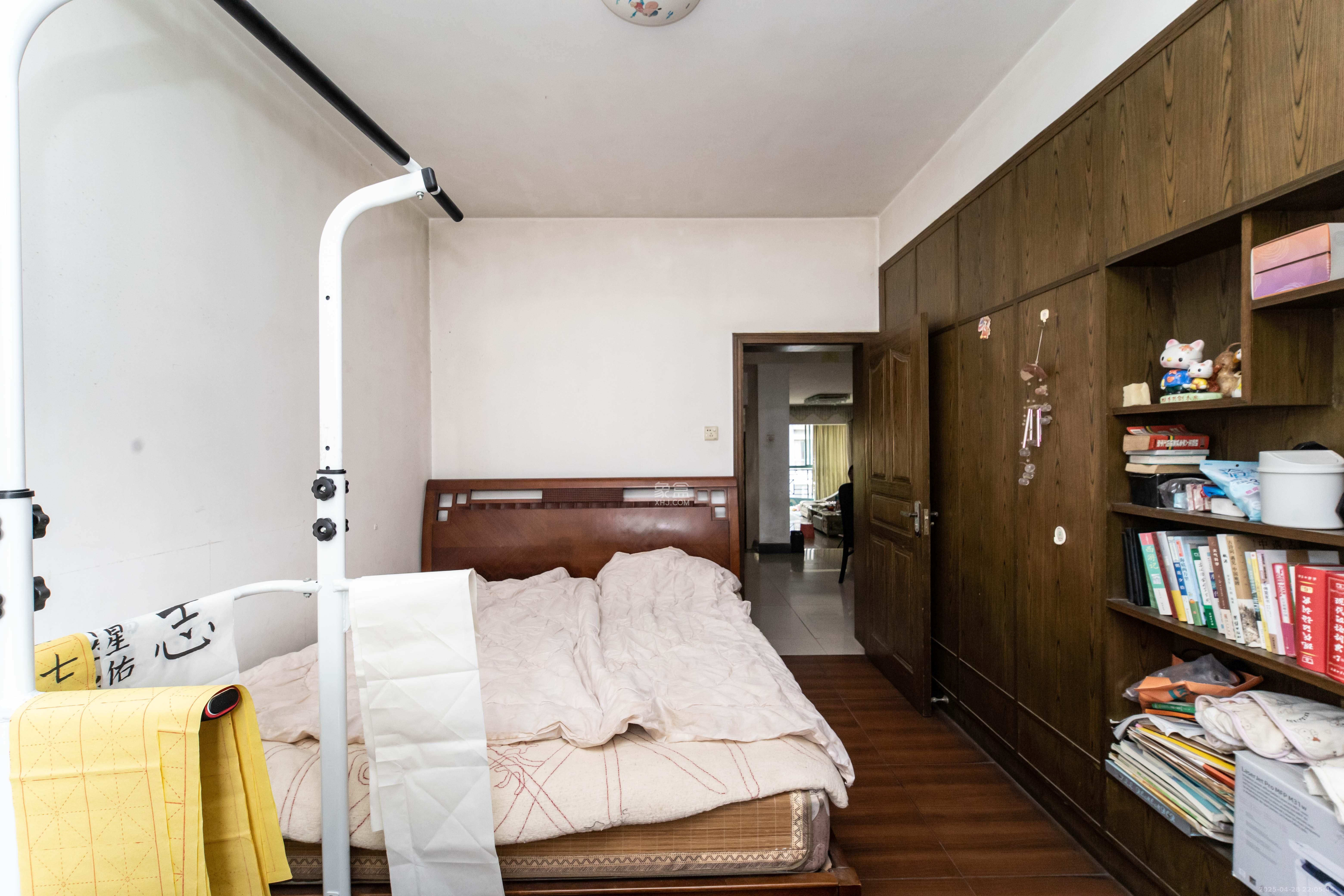 恒业雅苑  4室2厅1卫    105.0万 恒业雅苑  4室2厅1卫    105.0万卧室