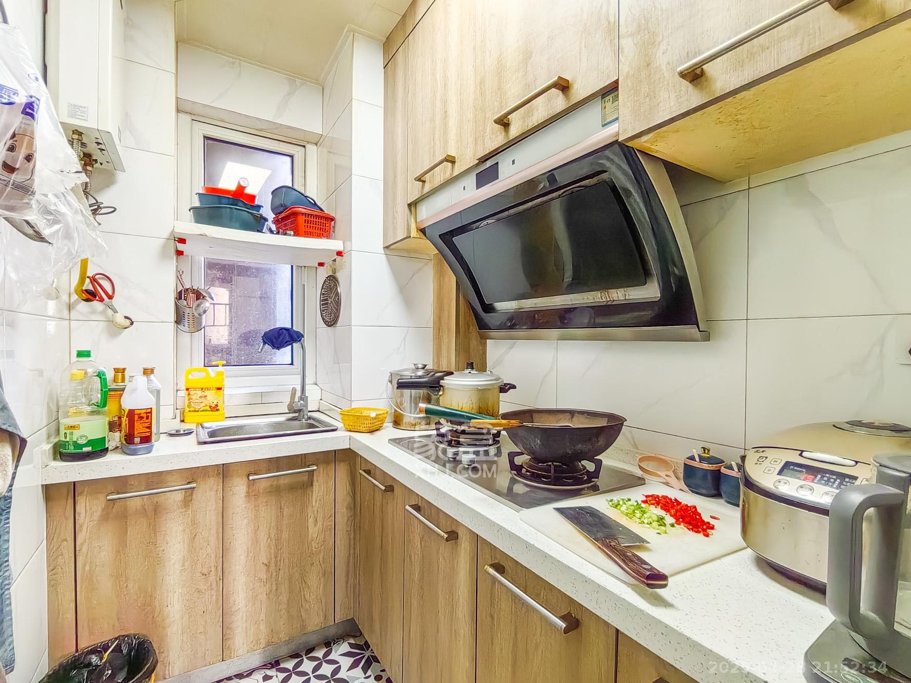 荣盛花语城 3室2厅1卫 59.8万 荣盛花语城 3室2厅1卫 59.8万厨房