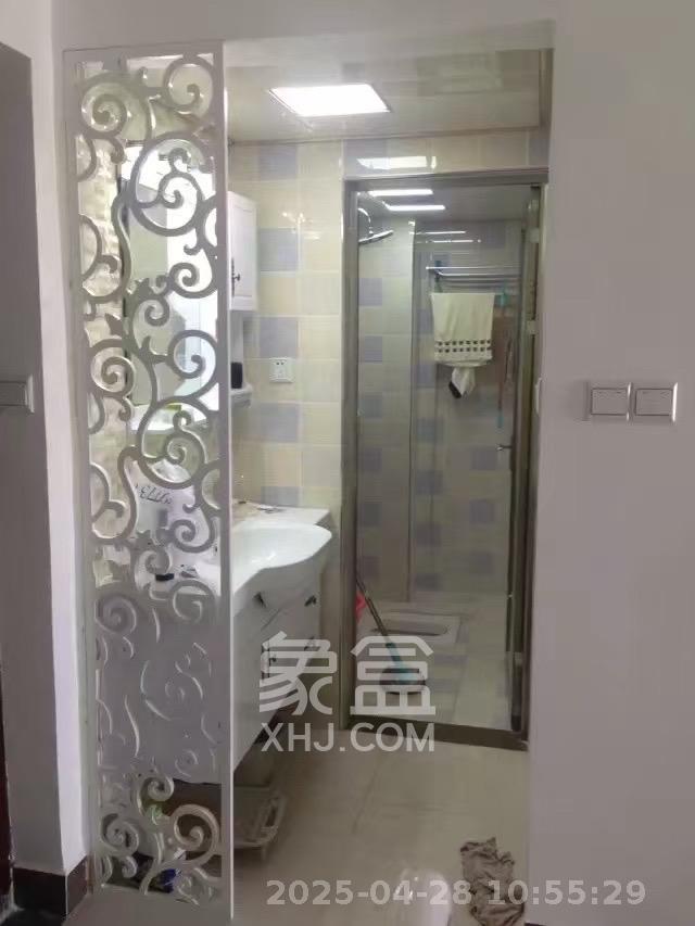 万象美域  1室2厅1卫   2000.00元/月室内图
