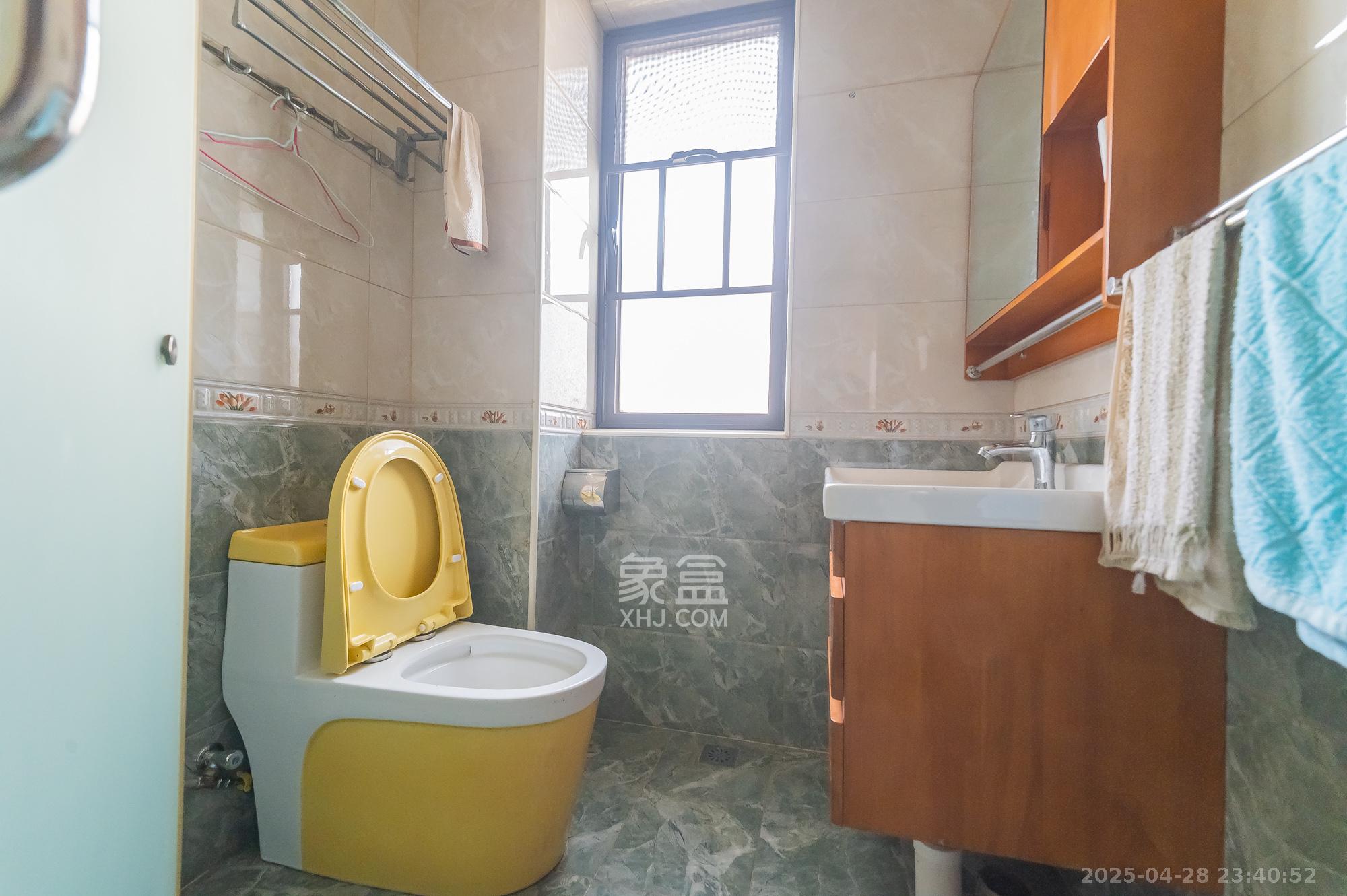 星湖湾二期高层 4室2厅2卫 88.0万 星湖湾二期高层 4室2厅2卫 88.0万卫生间