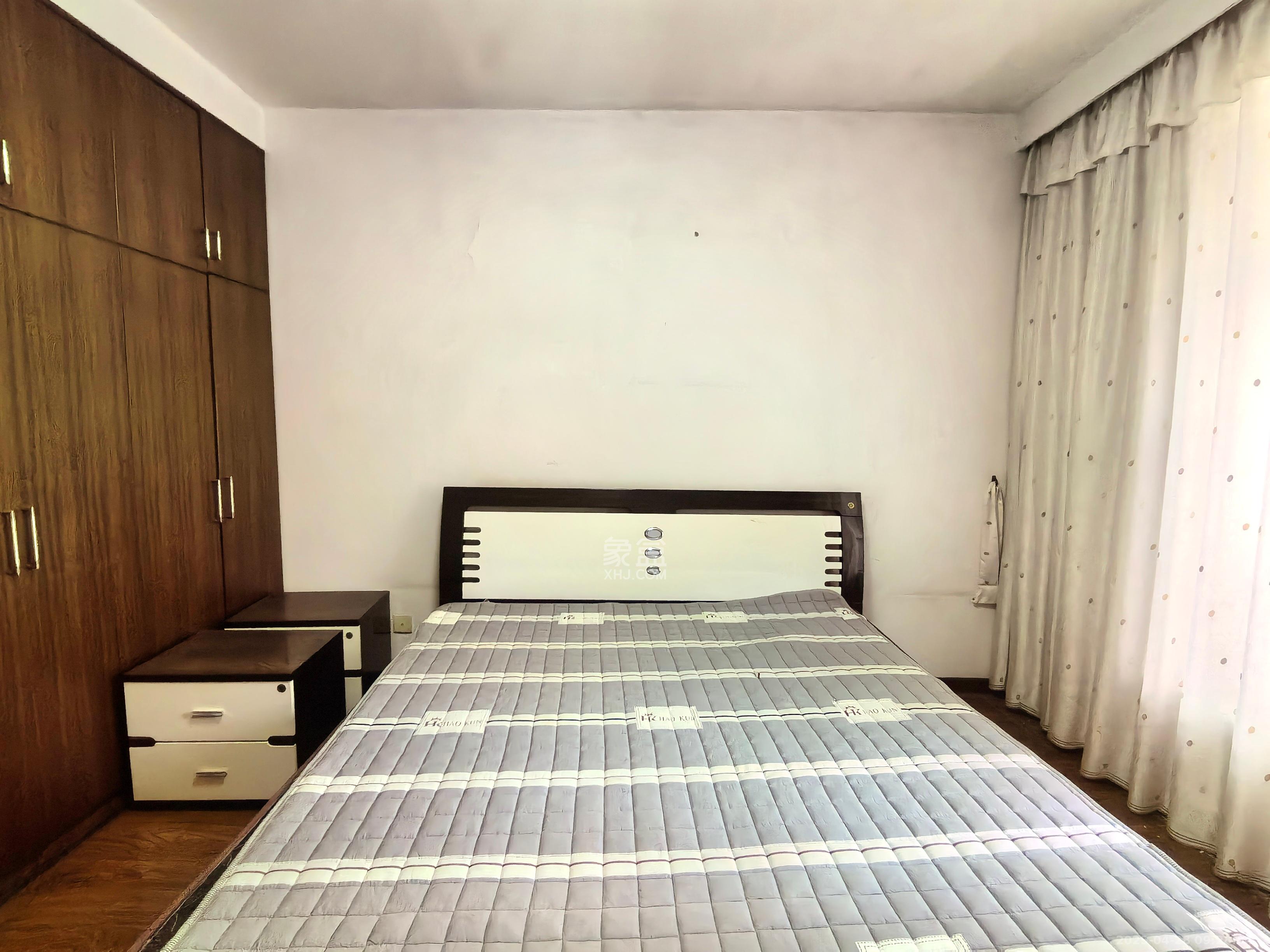 晶华美地 2室2厅2卫 1600.0元/月 晶华美地 2室2厅2卫 1600.0元/月室内图