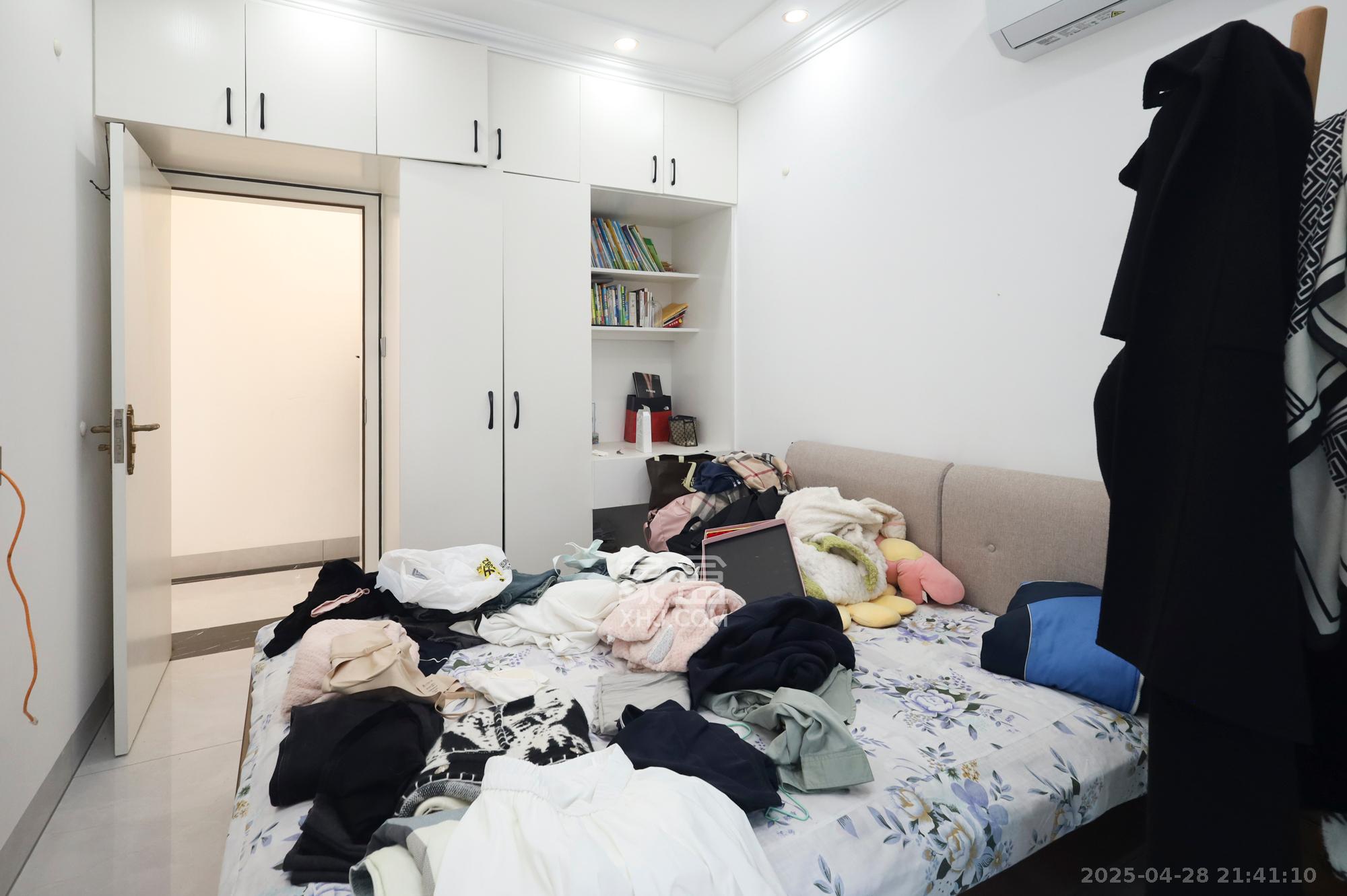 长沙融创城  3室2厅1卫    55.0万 长沙融创城  3室2厅1卫    55.0万卧室